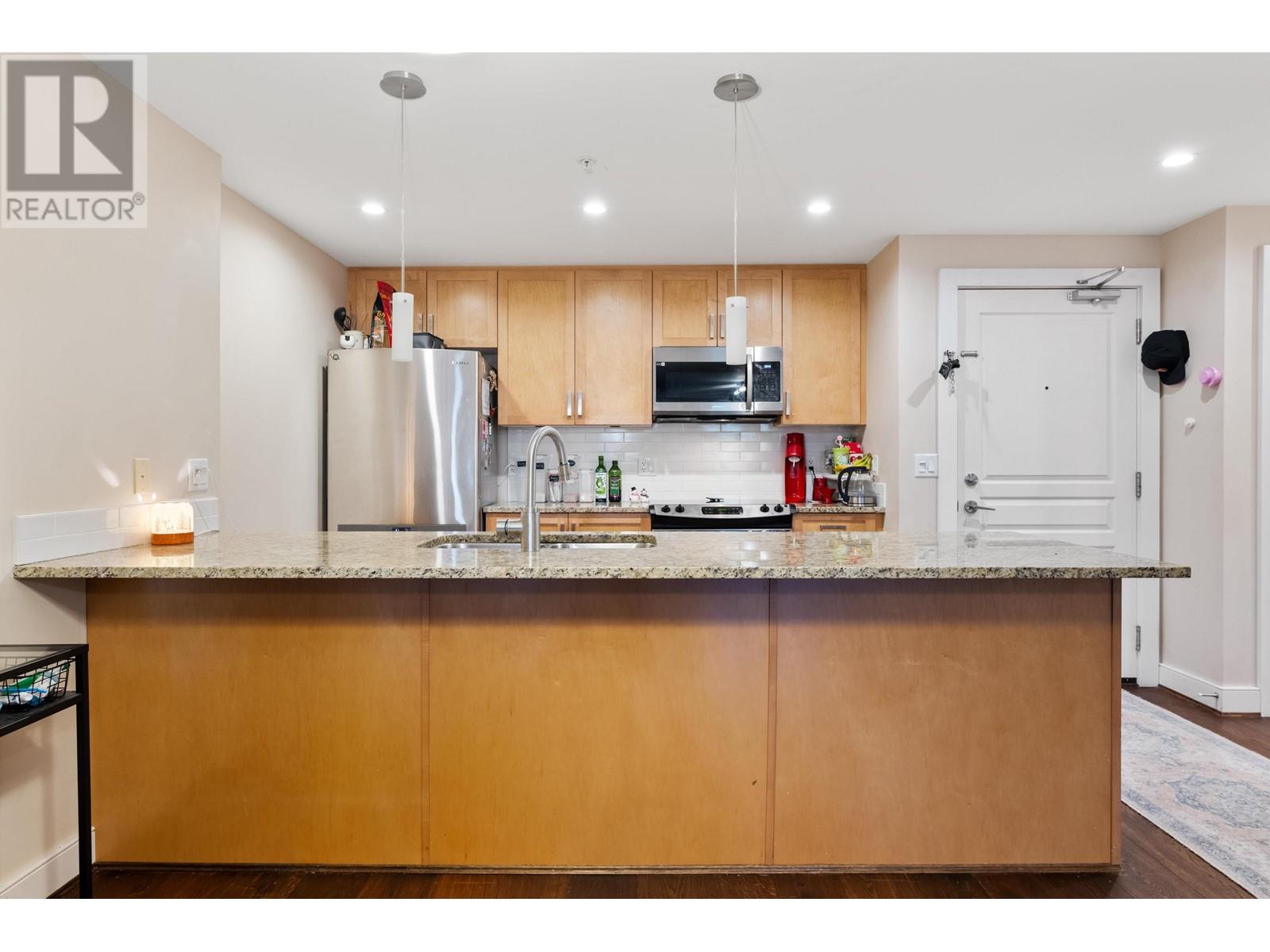#208-5599 14B Avenue, Delta