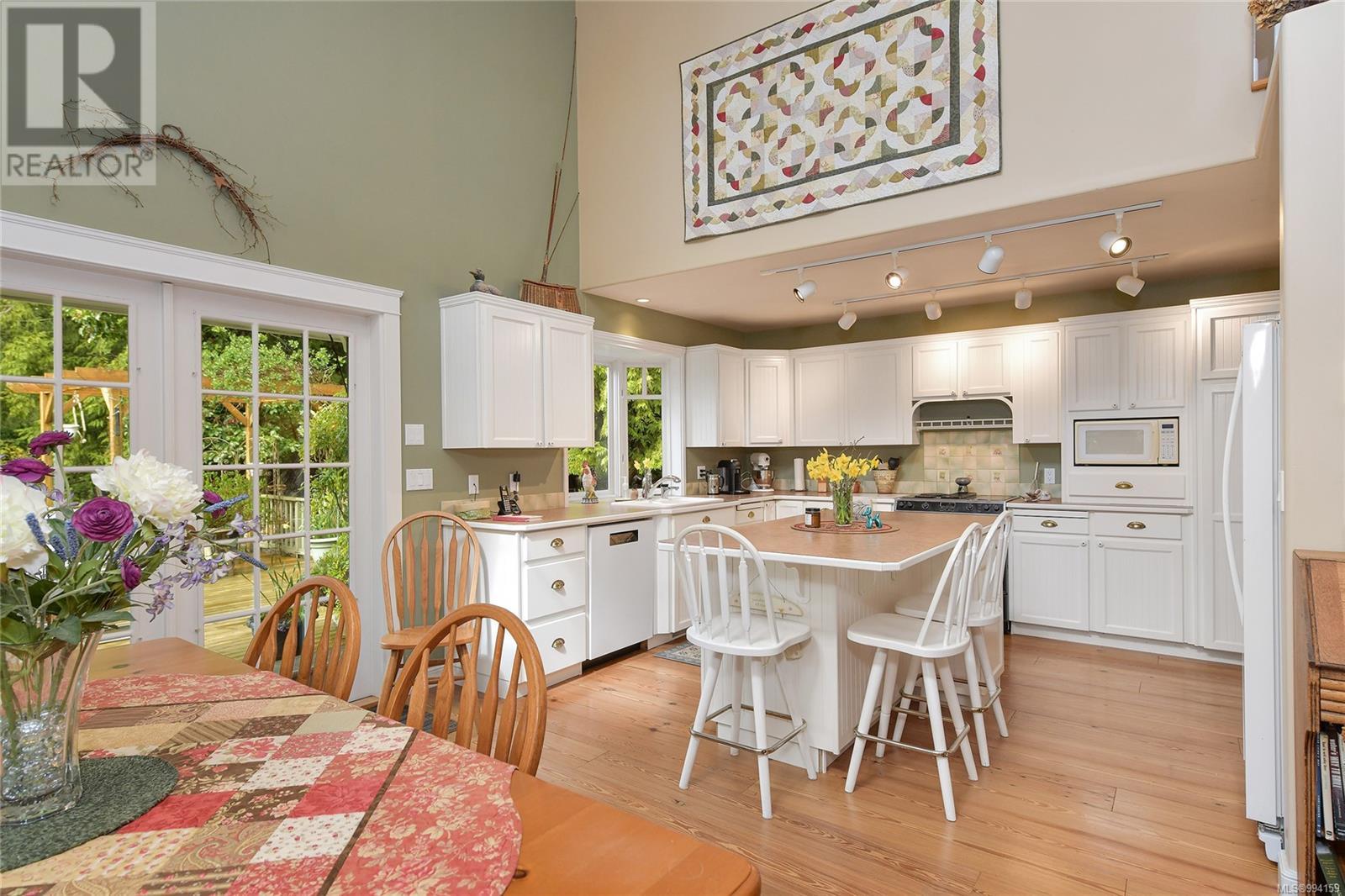  517 Sandy Hook Road, Mayne Island