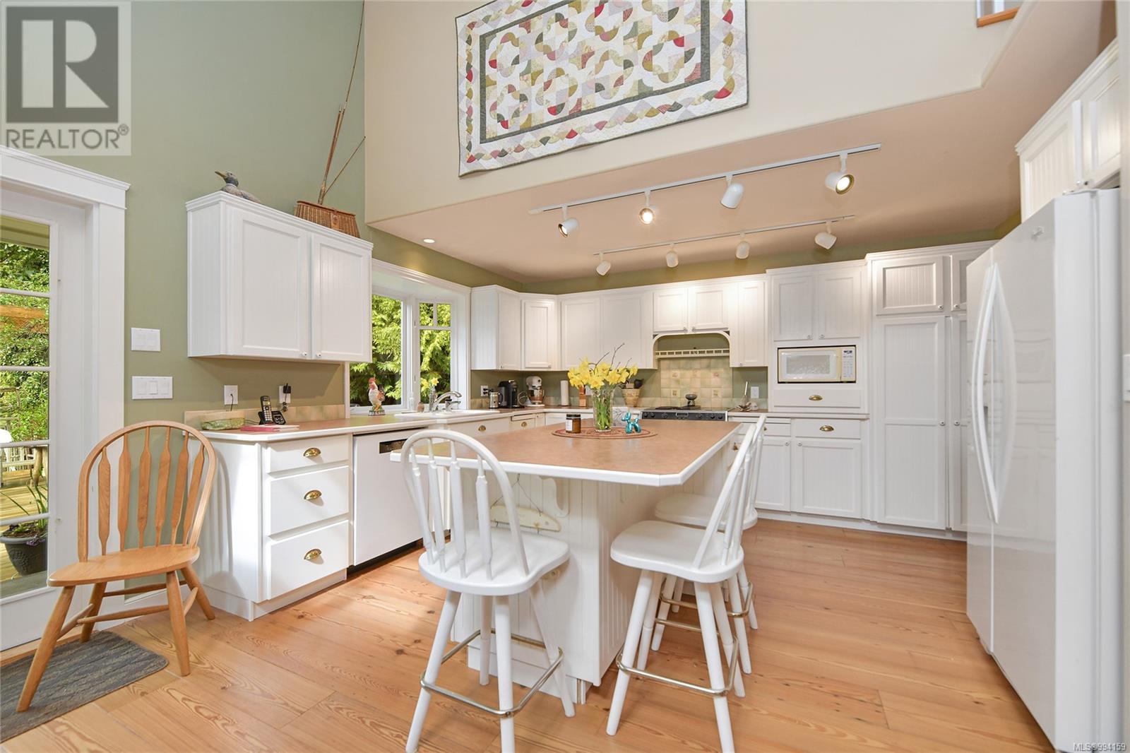  517 Sandy Hook Road, Mayne Island