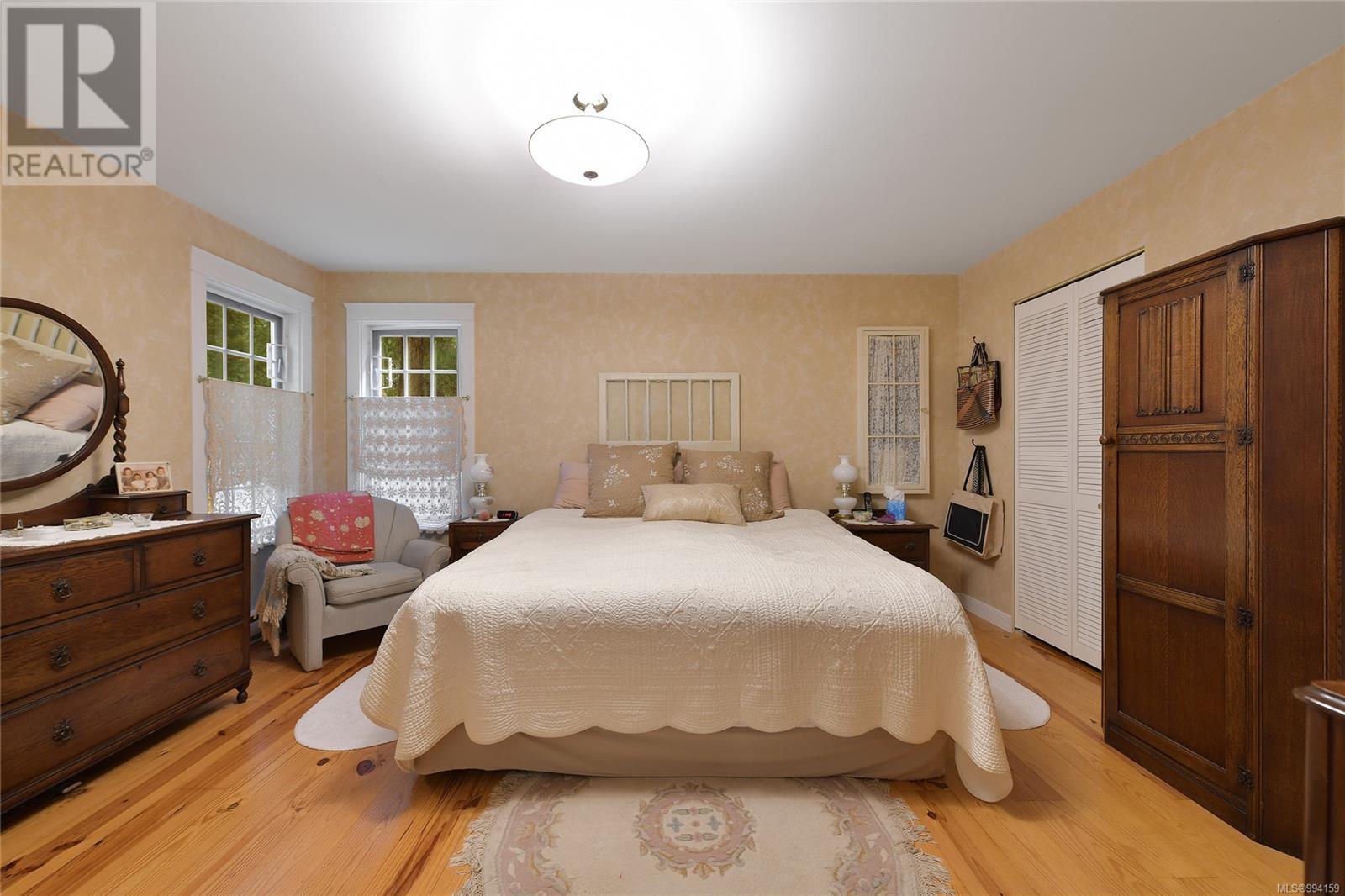  517 Sandy Hook Road, Mayne Island