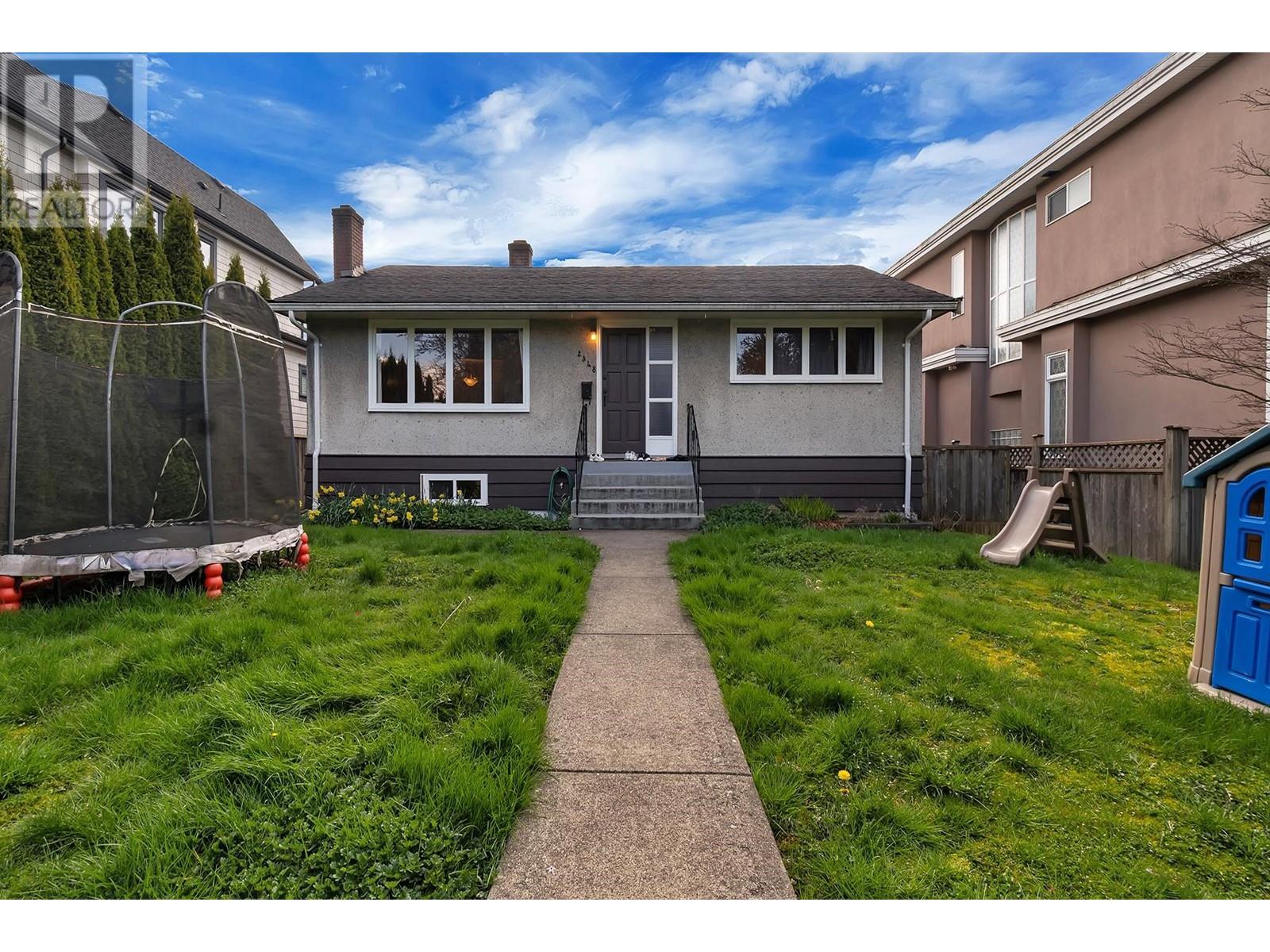 2348 OLIVER CRESCENT, Vancouver