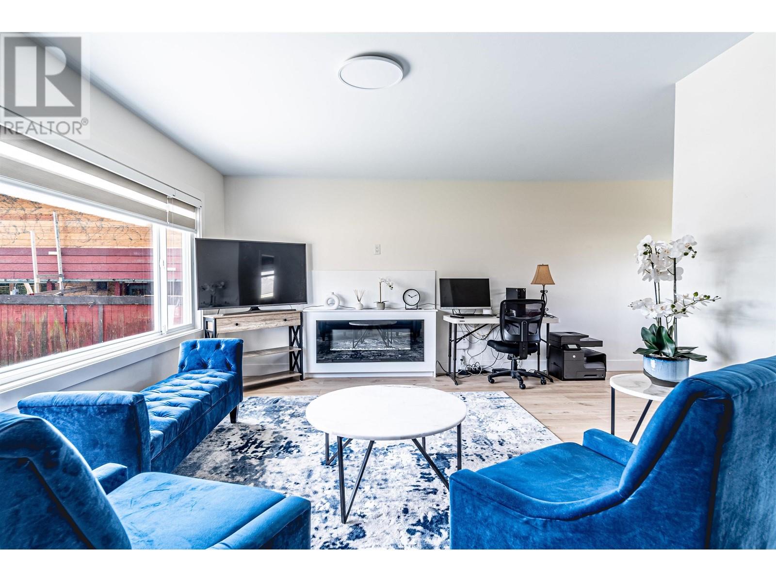 9360 PINEWELL Crescent, Richmond