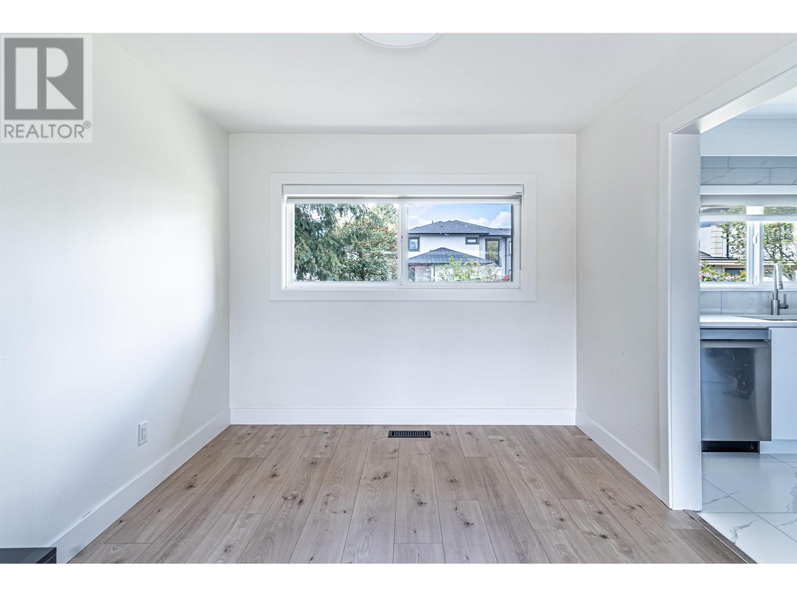 9360 PINEWELL Crescent, Richmond