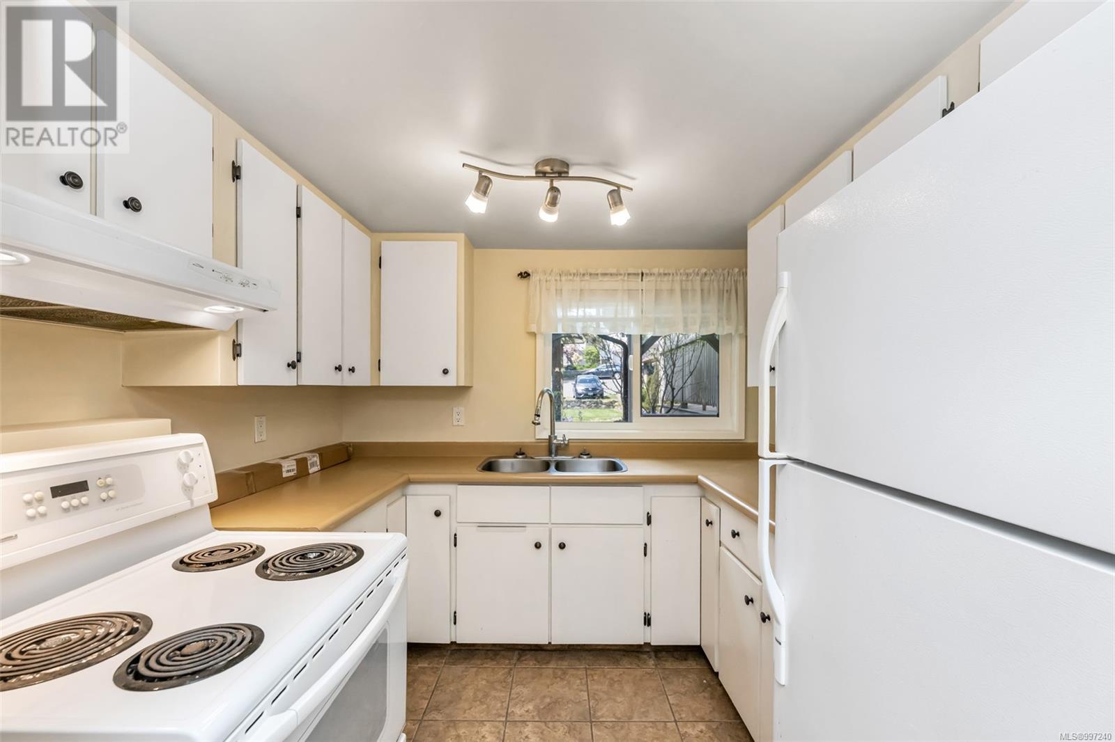  4160 Carey Road, Saanich