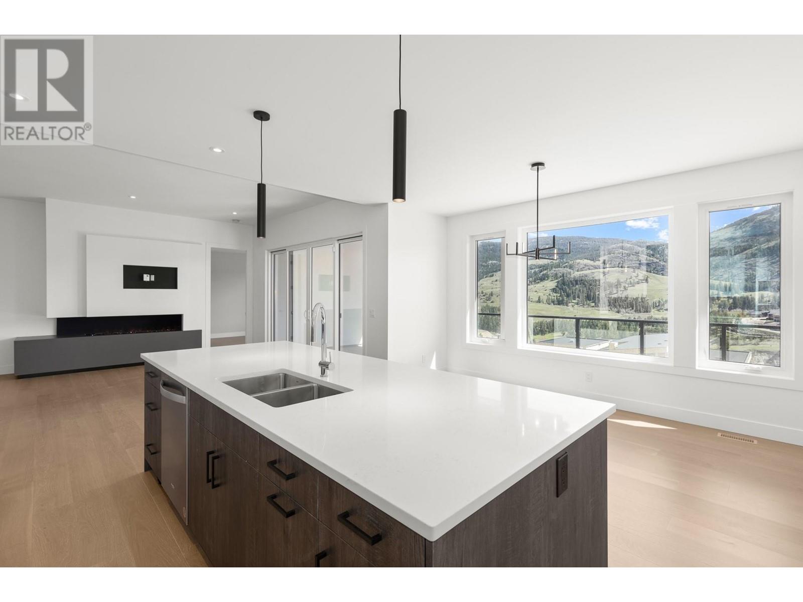  873 Melrose Street, Kelowna