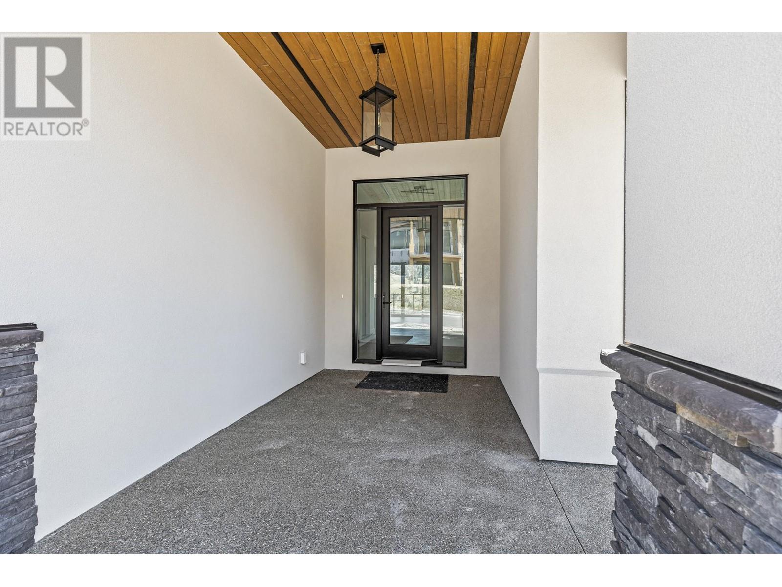  873 Melrose Street, Kelowna