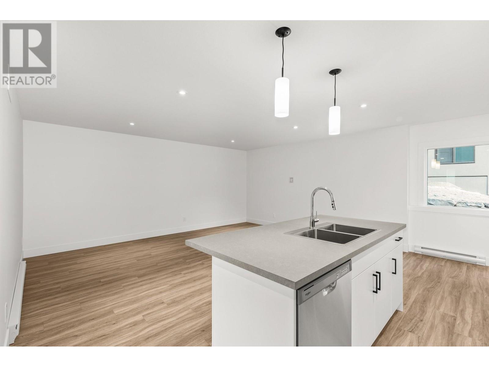  873 Melrose Street, Kelowna