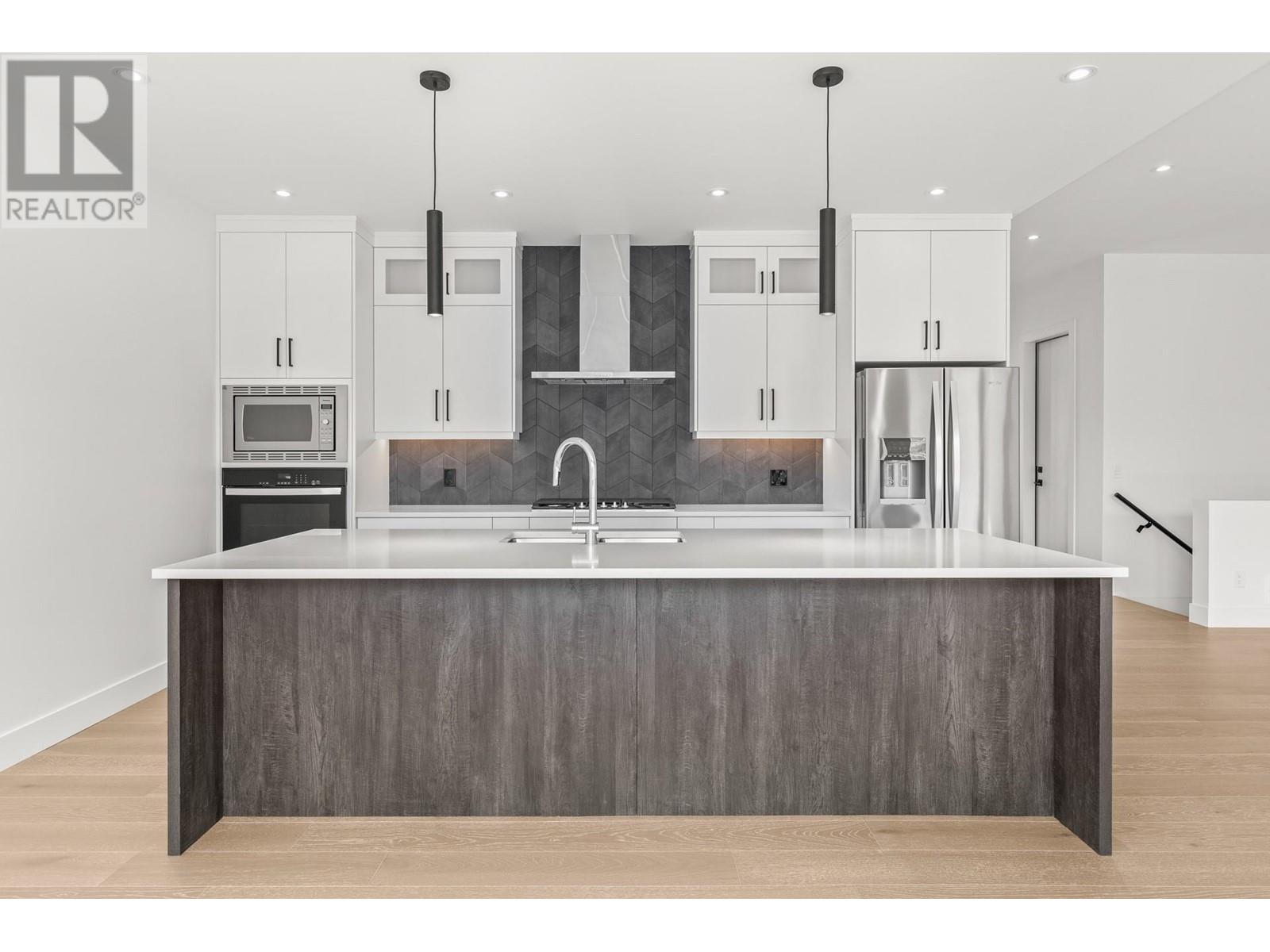  873 Melrose Street, Kelowna