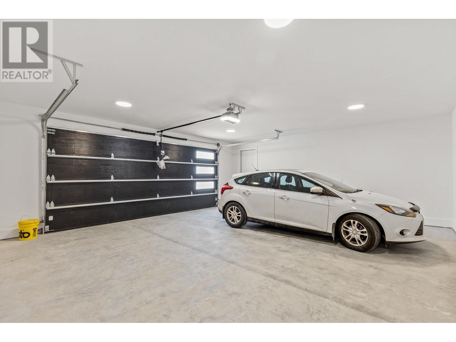  873 Melrose Street, Kelowna