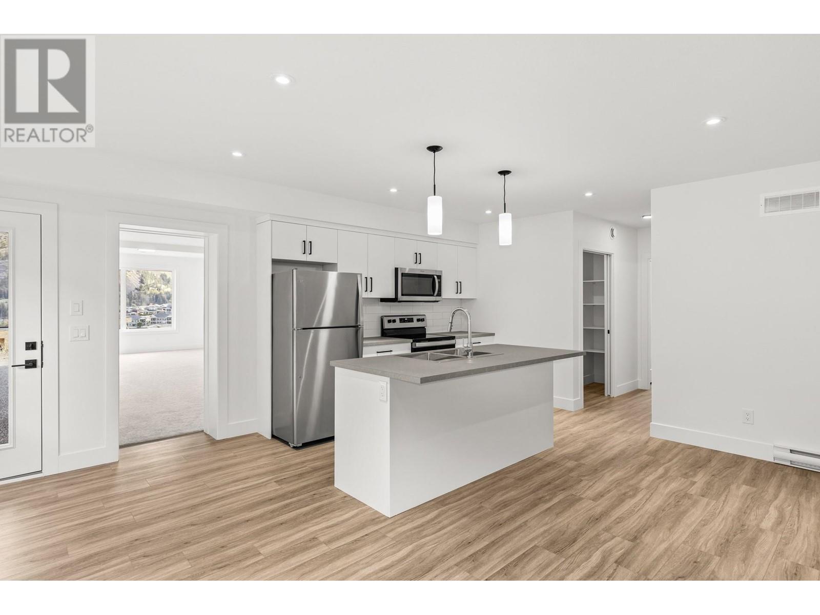  873 Melrose Street, Kelowna