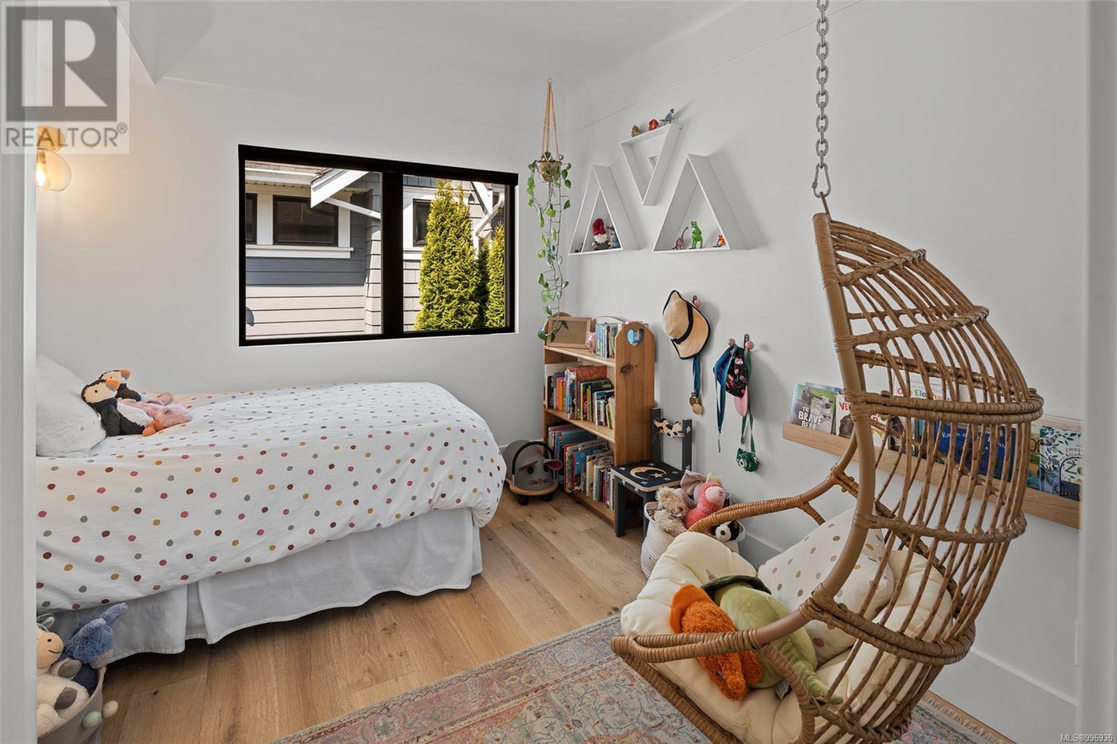 2487 Plumer St, Oak Bay
