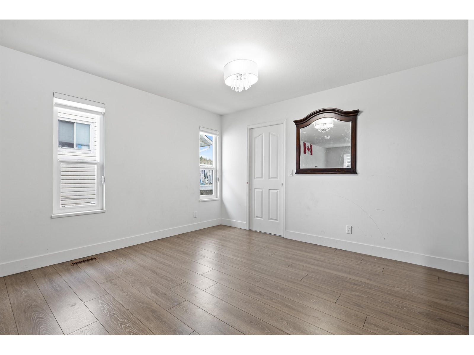Photo 6 of 14269 89 A Avenue, Surrey BC