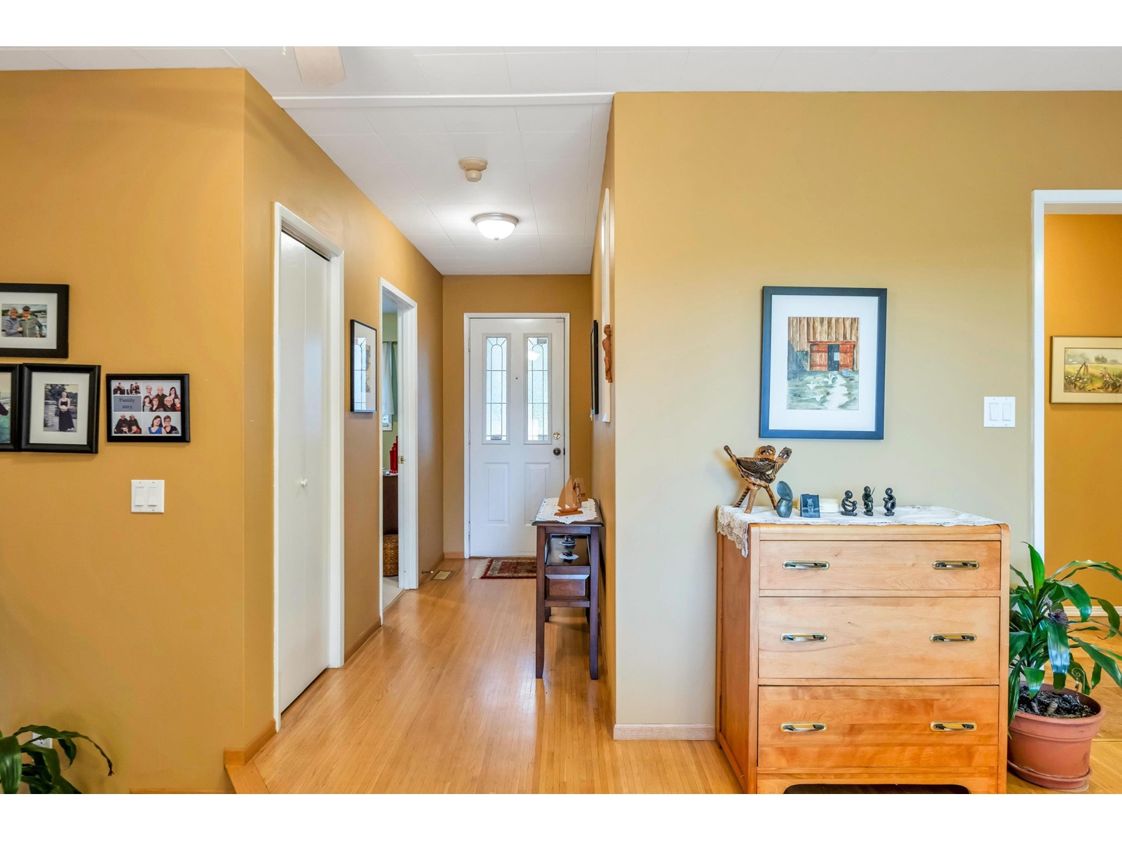 1320 KENT STREET, White Rock real estate listing R2996746