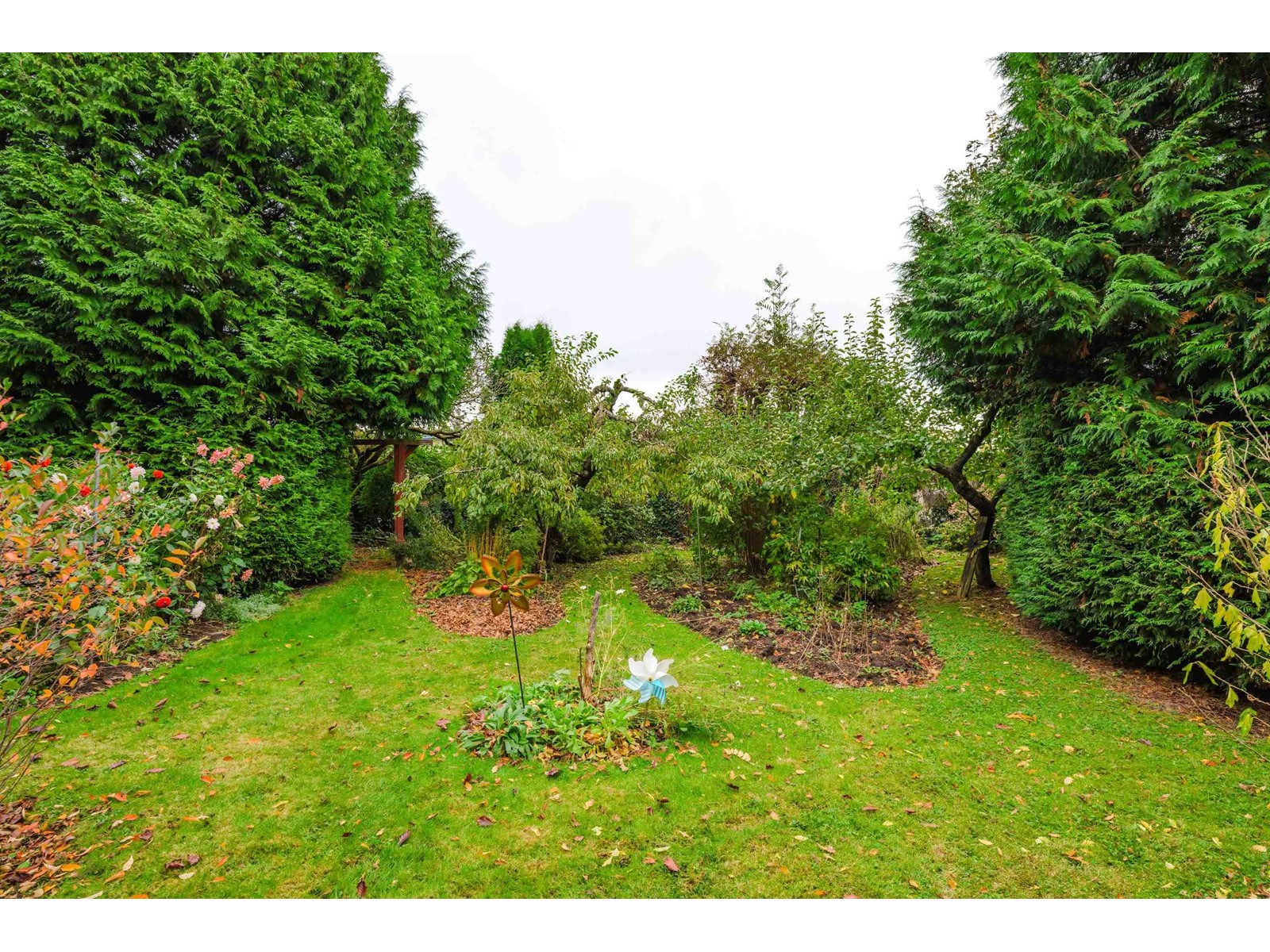 1320 KENT STREET, White Rock real estate listing R2996746