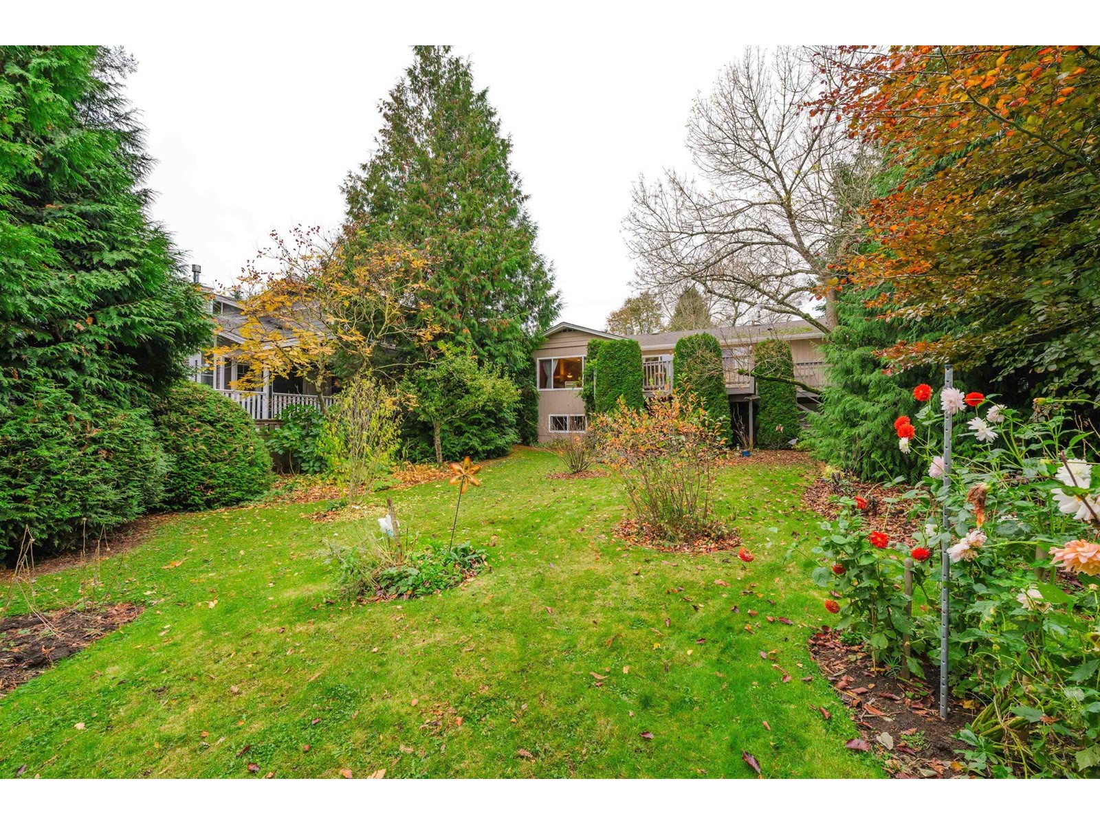 1320 KENT STREET, White Rock real estate listing R2996746