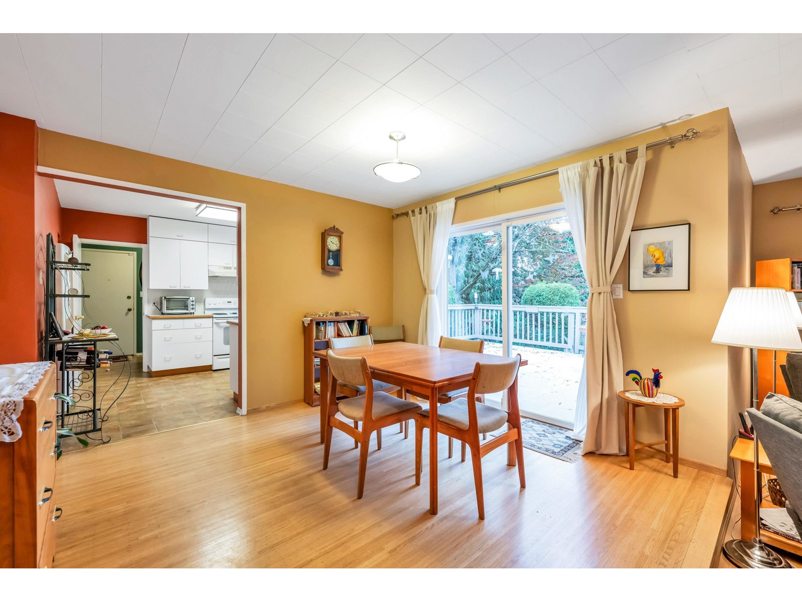 1320 KENT STREET, White Rock real estate listing R2996746