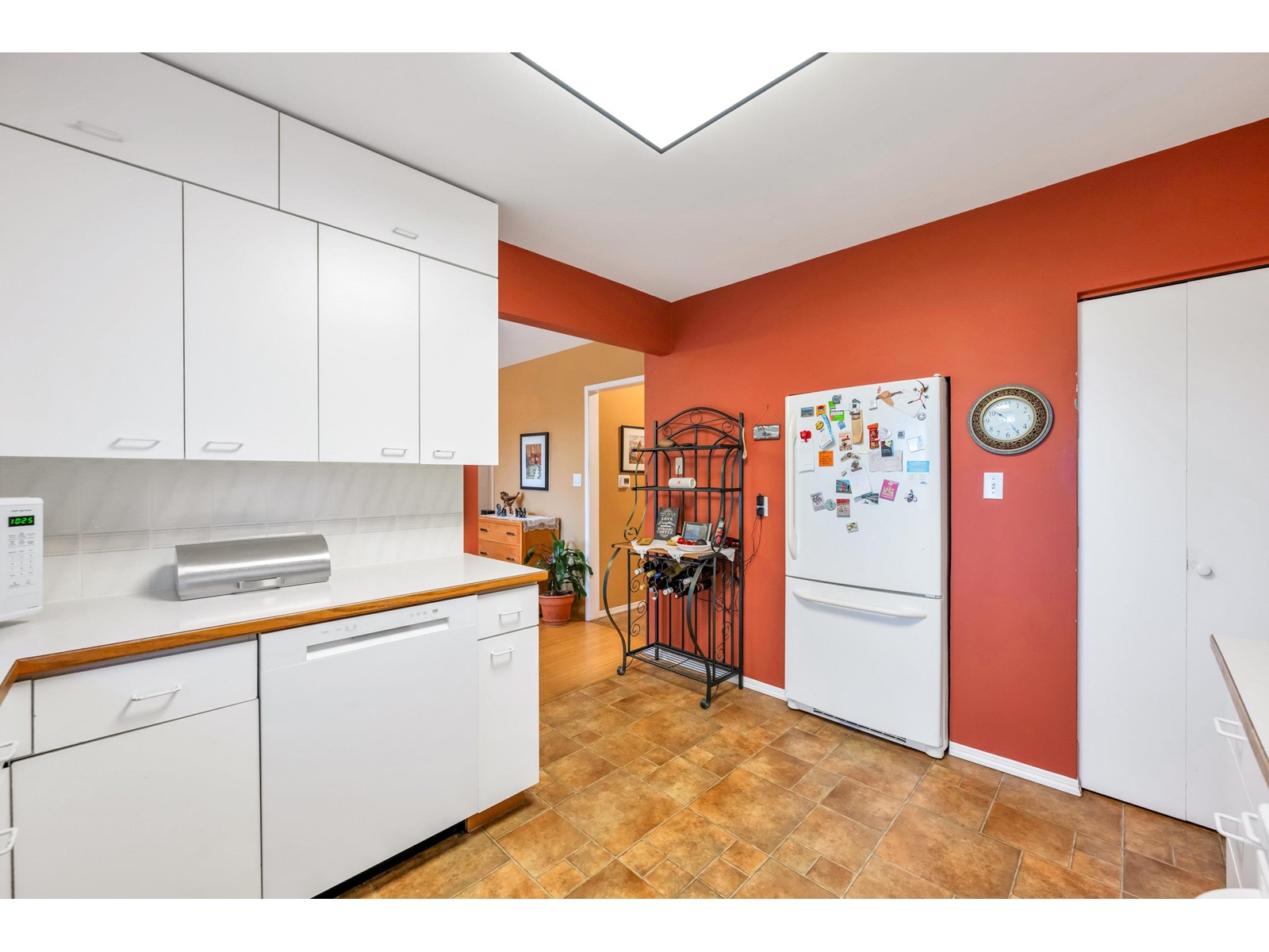 1320 KENT STREET, White Rock real estate listing R2996746