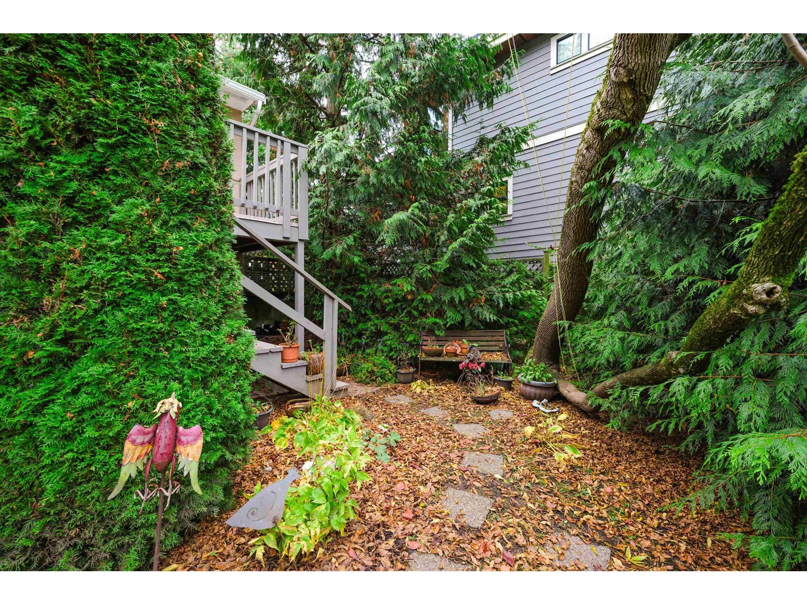 1320 KENT STREET, White Rock real estate listing R2996746