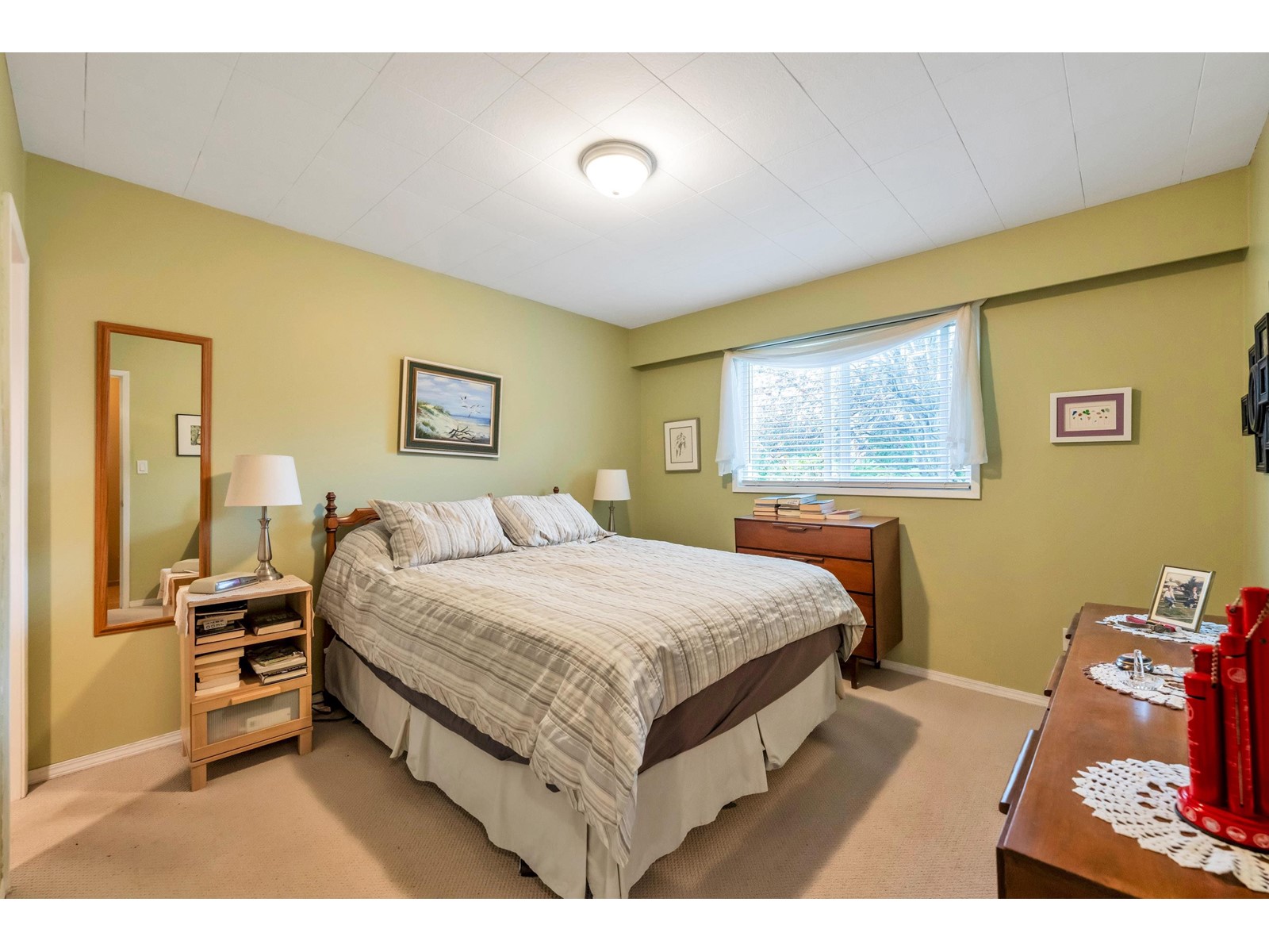 1320 KENT STREET, White Rock real estate listing R2996746
