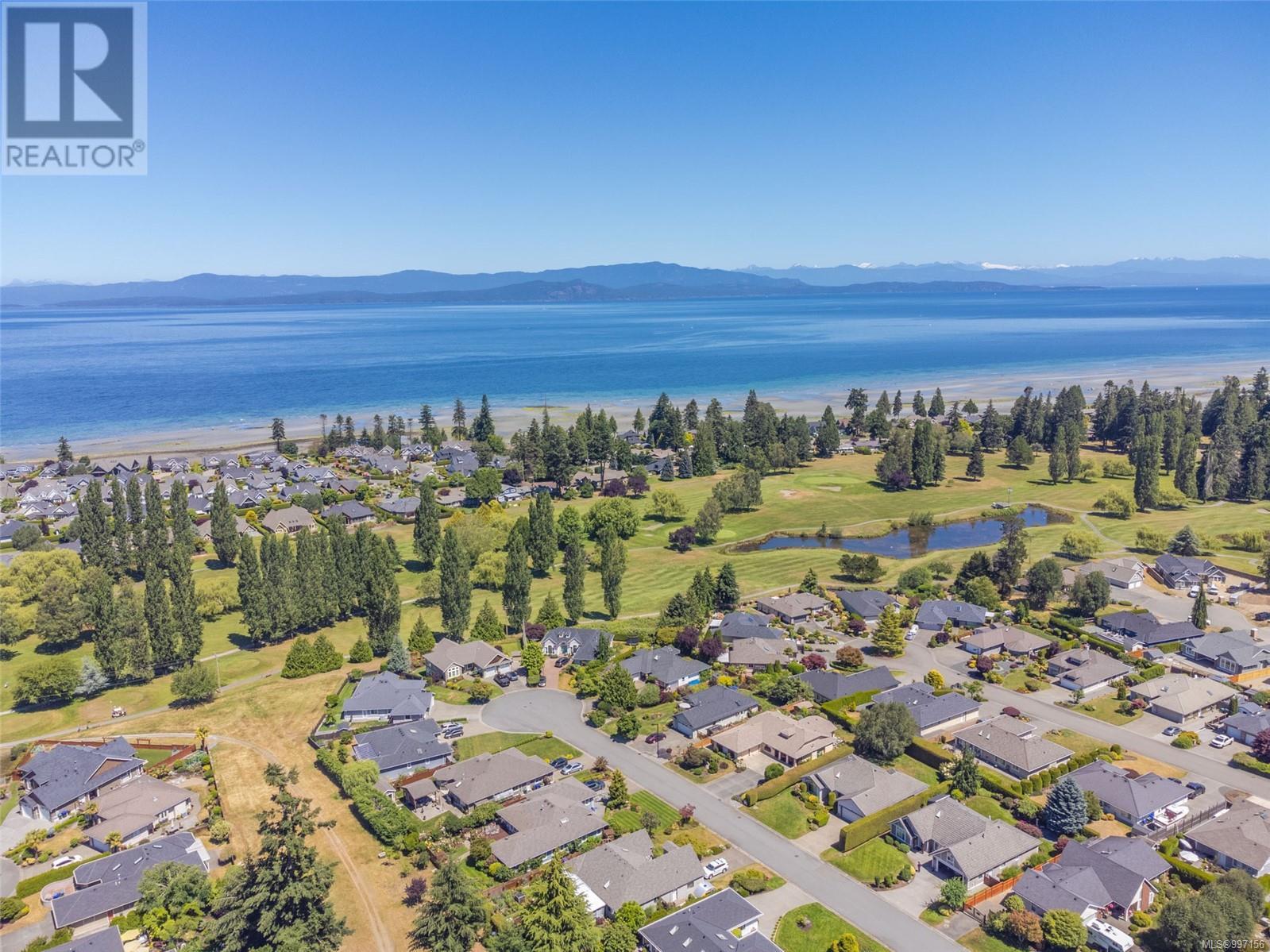 Photo 5 of 530 Sandwedge Close, Qualicum Beach BC
