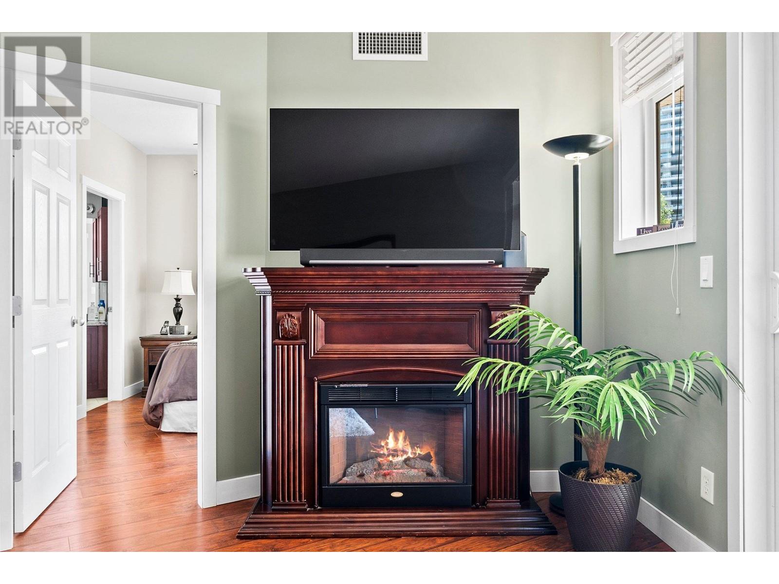 442 1088 Sunset Drive, Kelowna