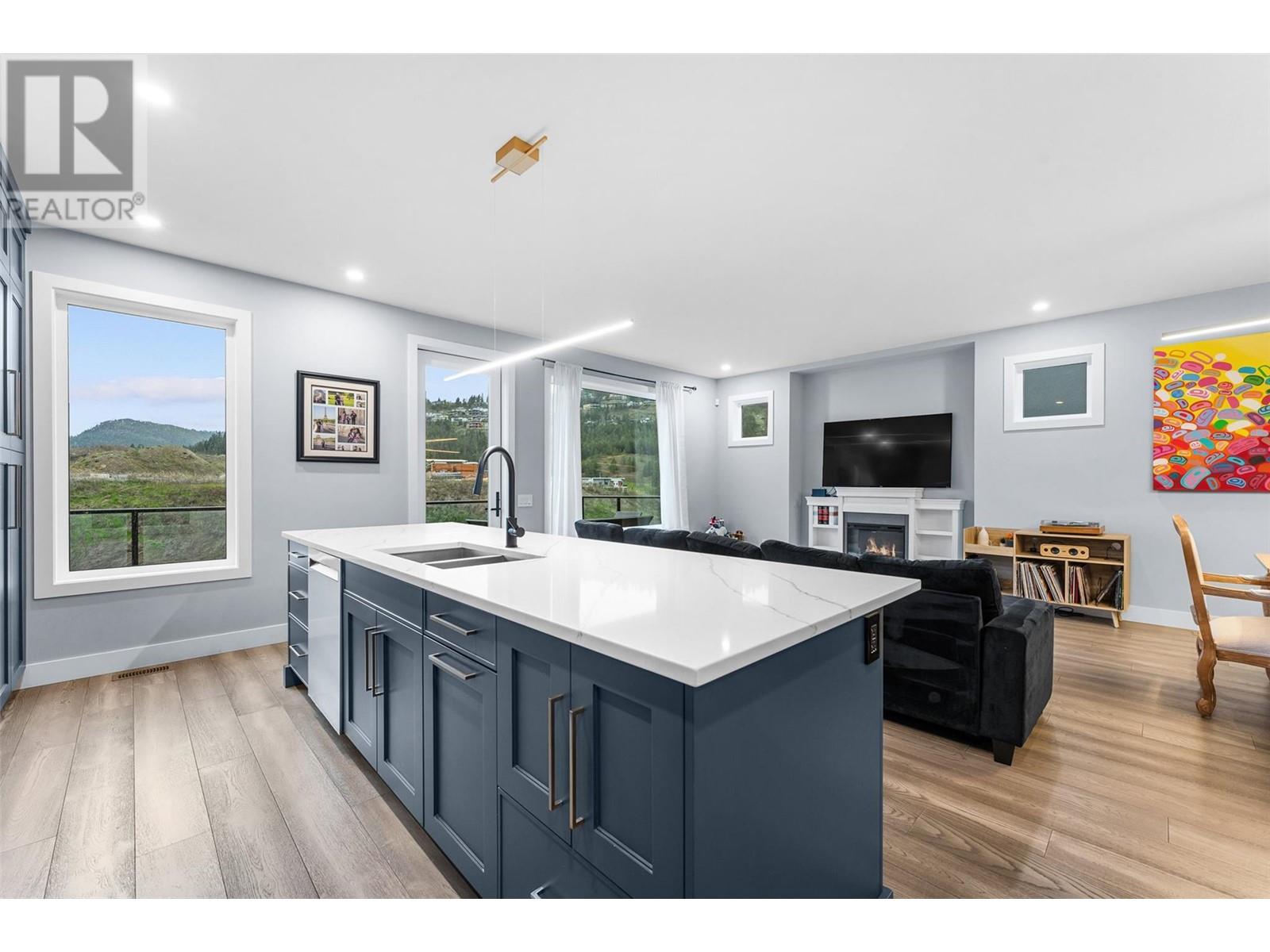  1864 Viewpoint Crescent, West Kelowna