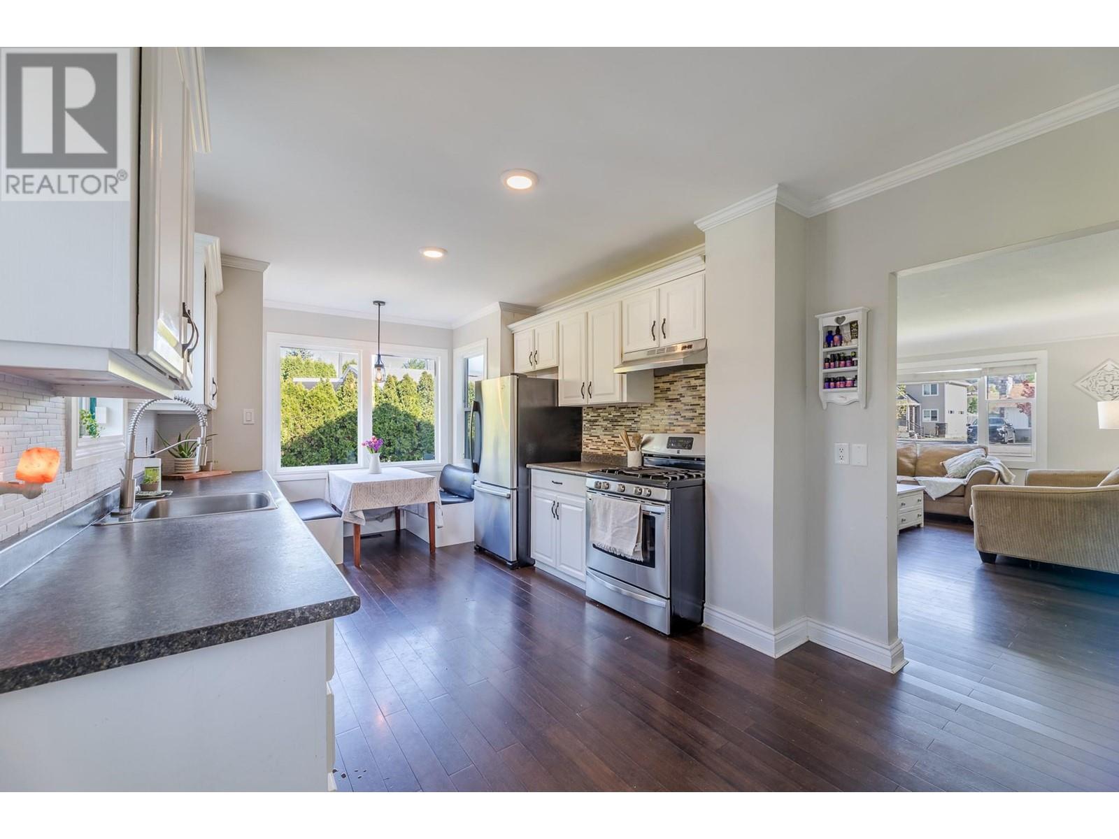  9718 Julia Street, Summerland