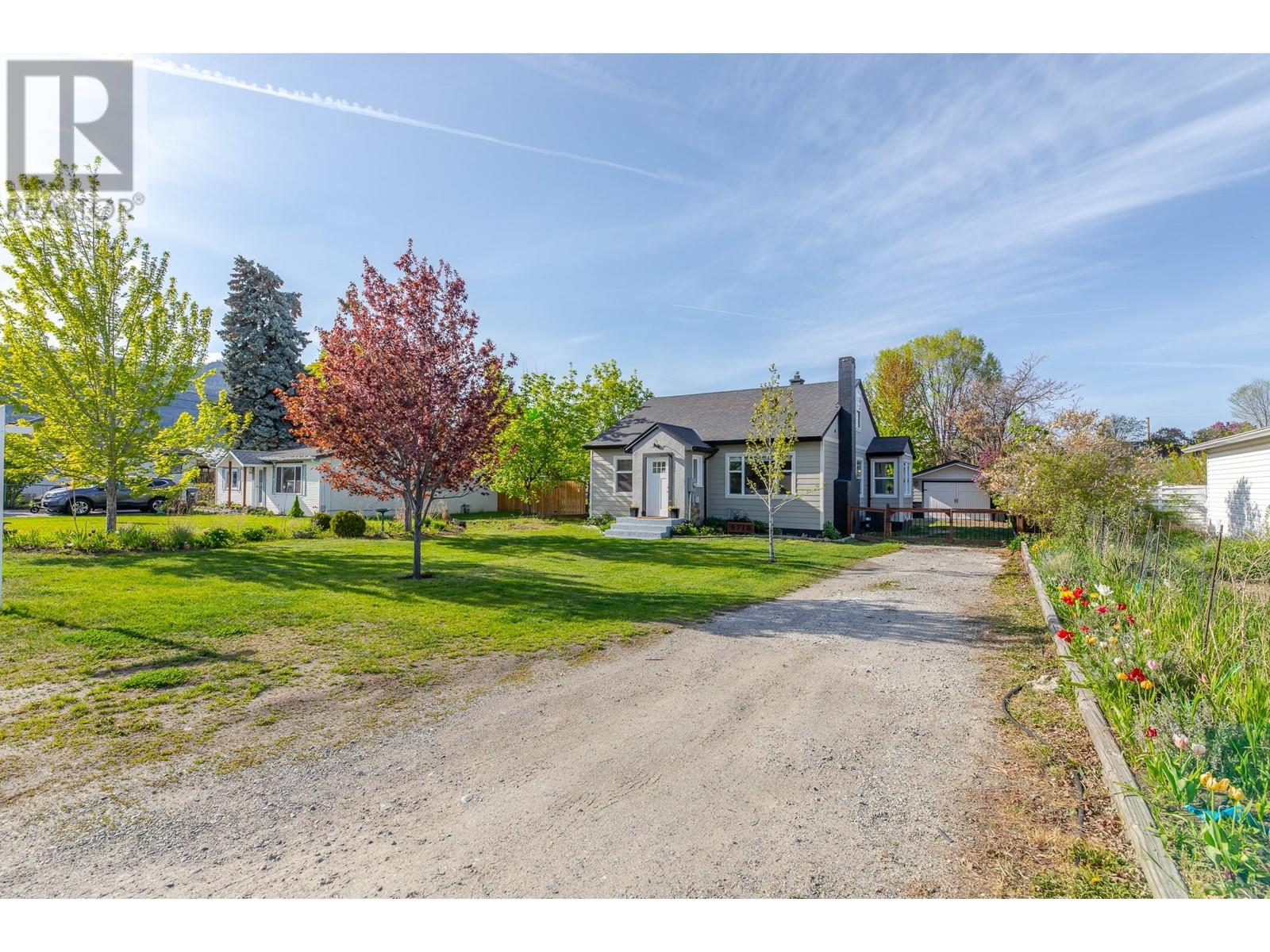  9718 Julia Street, Summerland