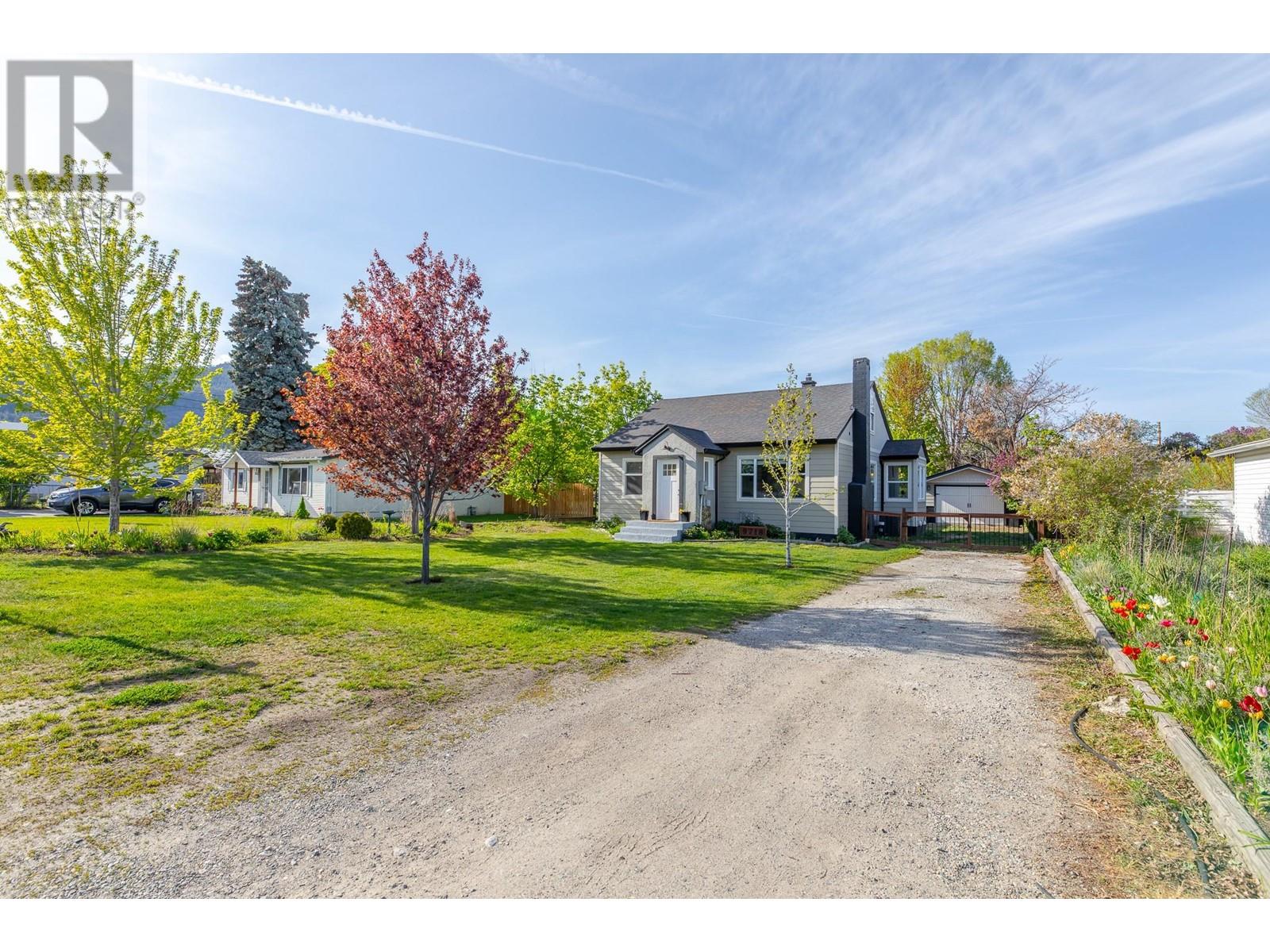  9718 Julia Street, Summerland