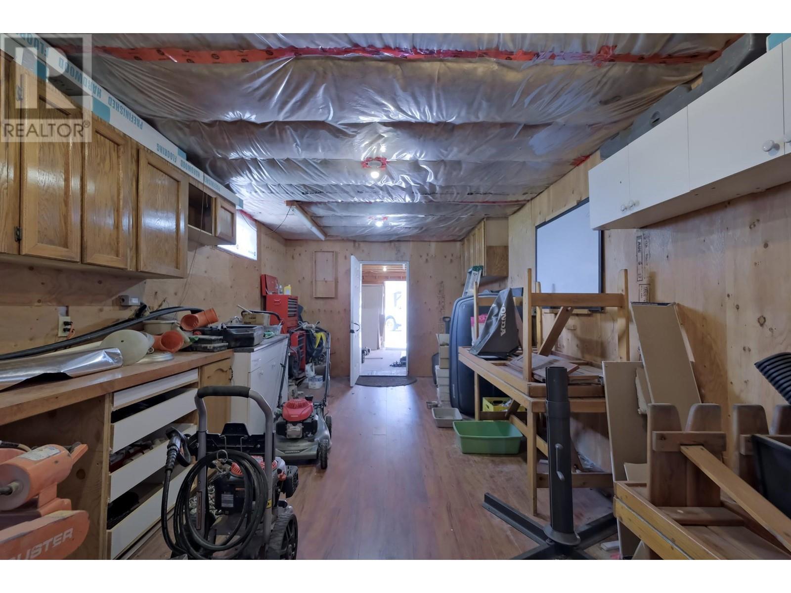 5617 SIMPSON Road, Summerland
