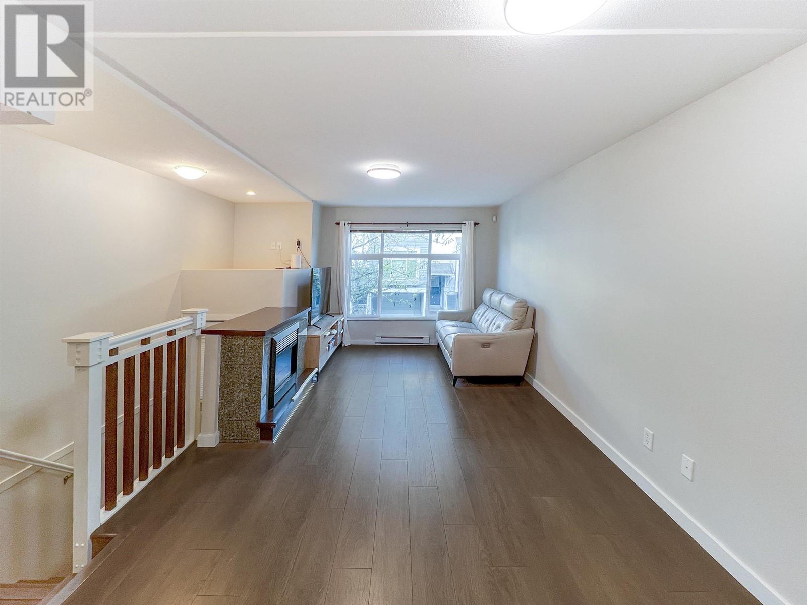 #10-9533 GRANVILLE Avenue, Richmond
