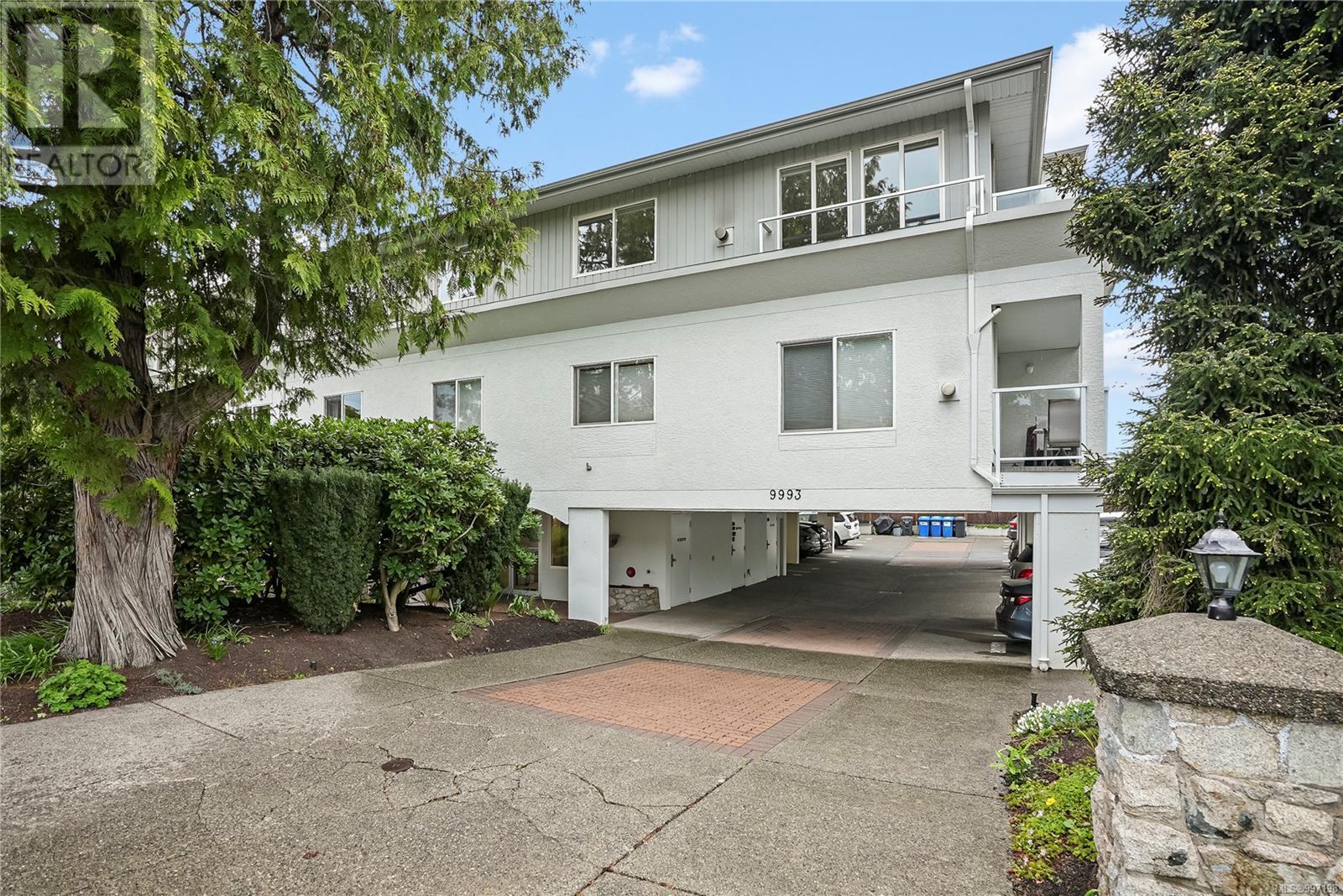 301 9993 Fourth Street, Sidney