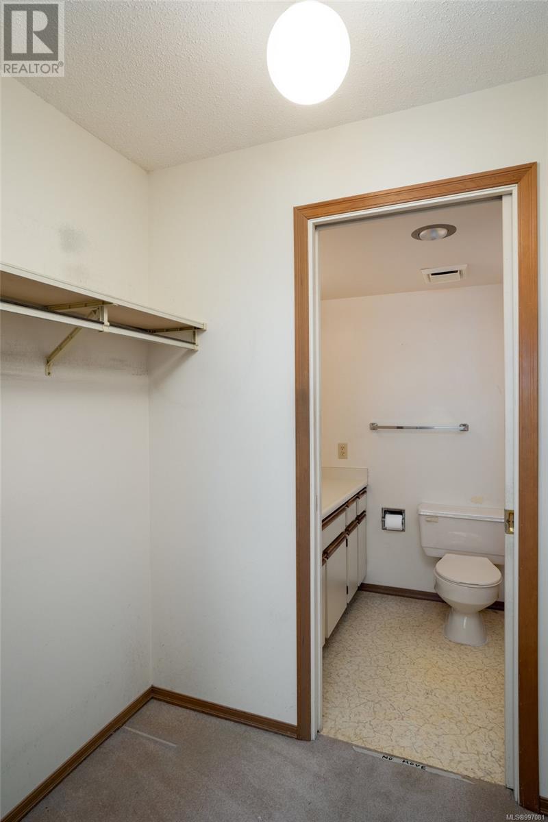 312 10459 Resthaven Drive, Sidney