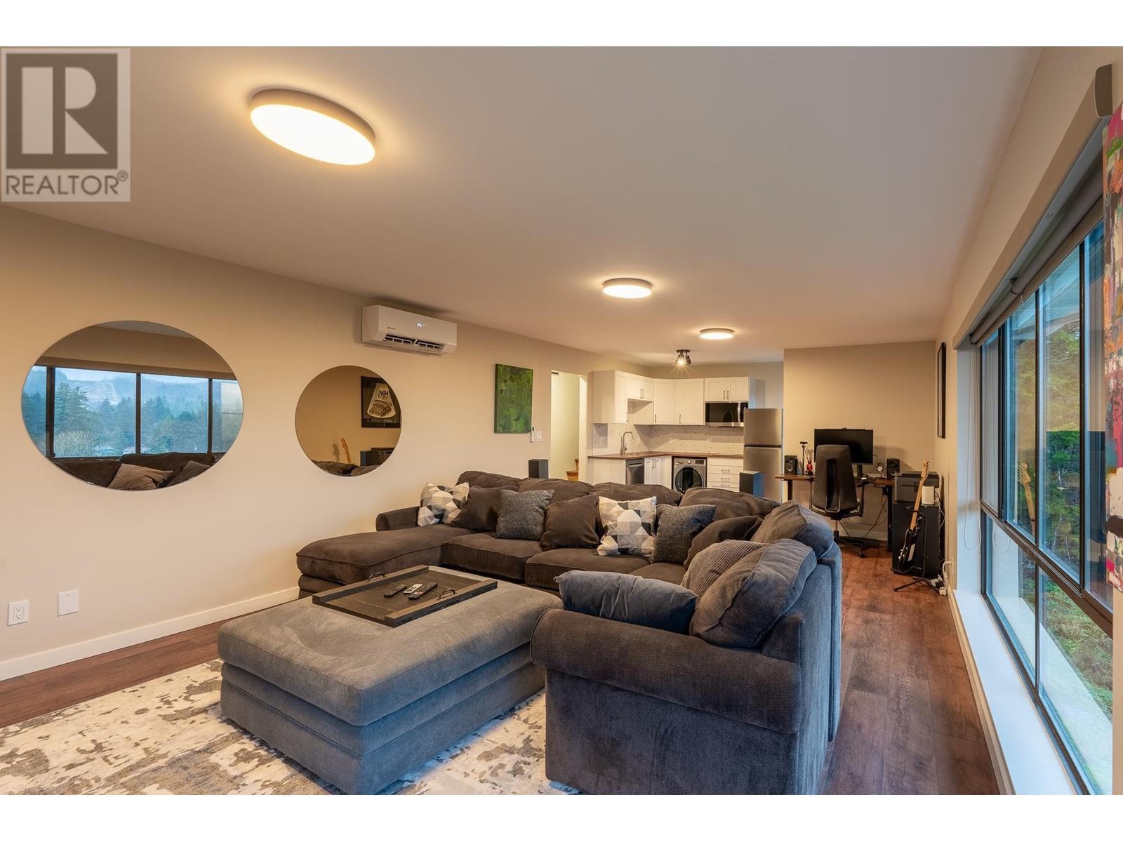 8 5746 MARINE WAY, Sechelt