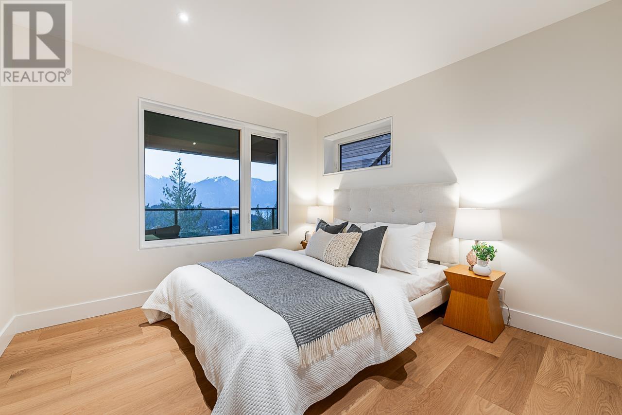 885 RIVENDELL DRIVE, Bowen Island
