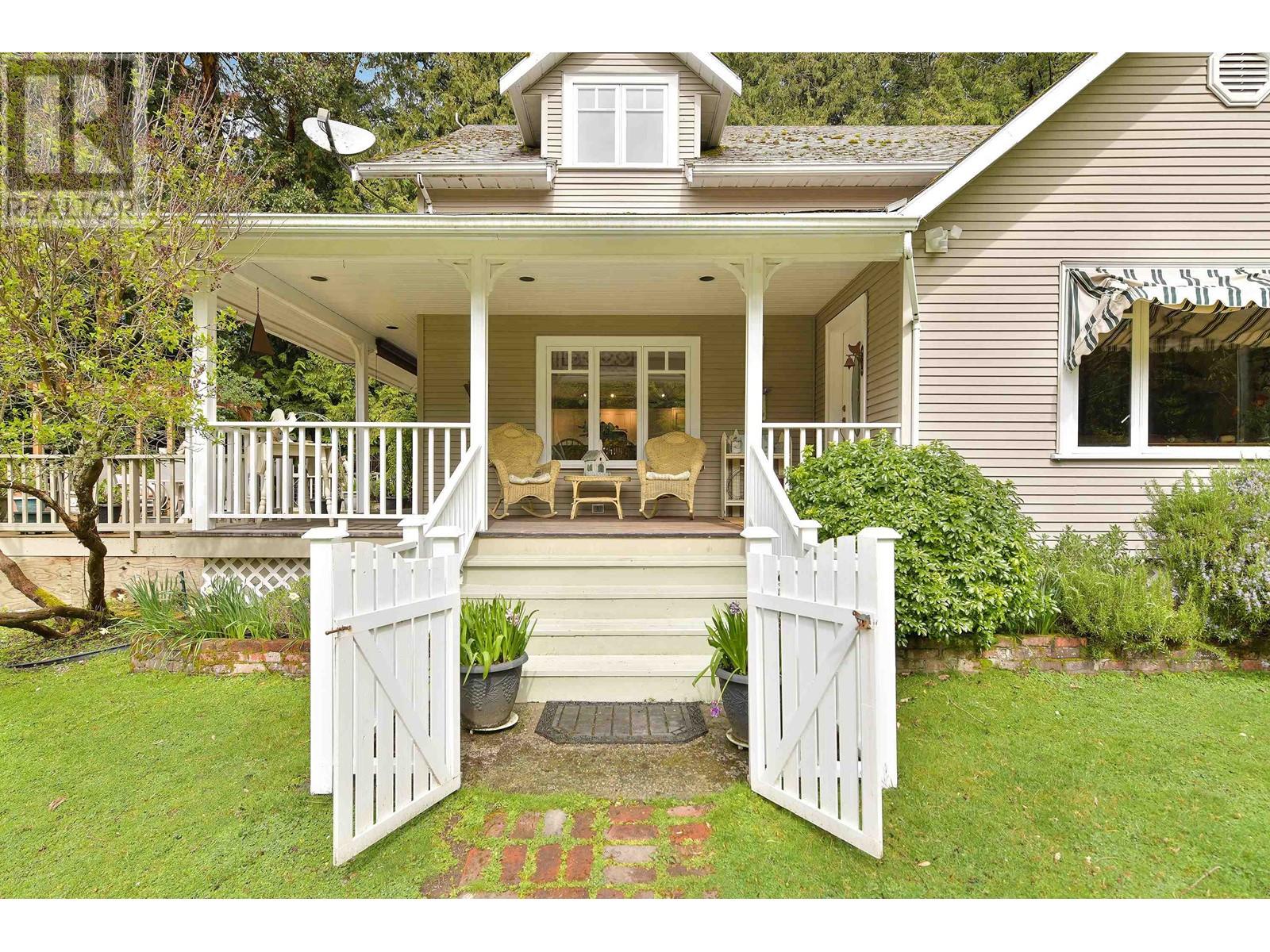 517 SANDY HOOK ROAD, Mayne Island