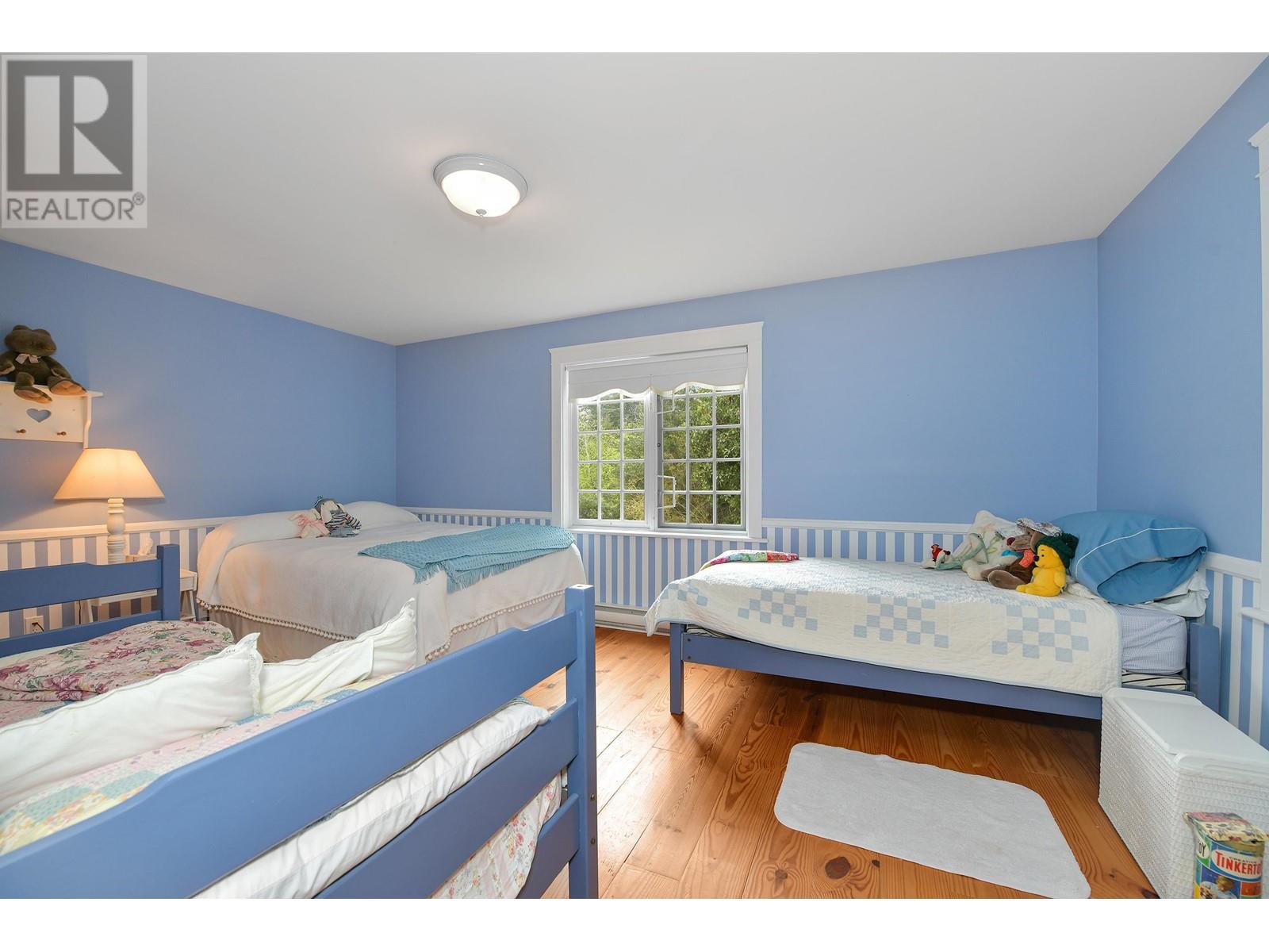 517 SANDY HOOK ROAD, Mayne Island