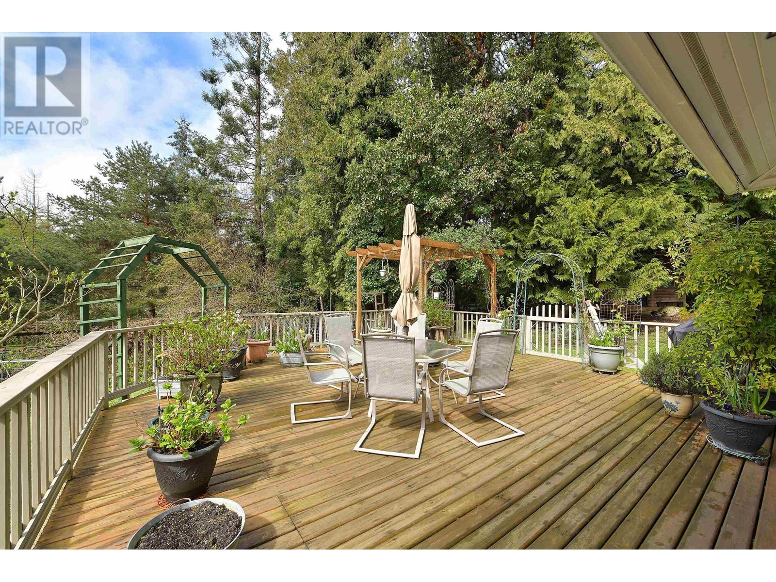 517 SANDY HOOK ROAD, Mayne Island