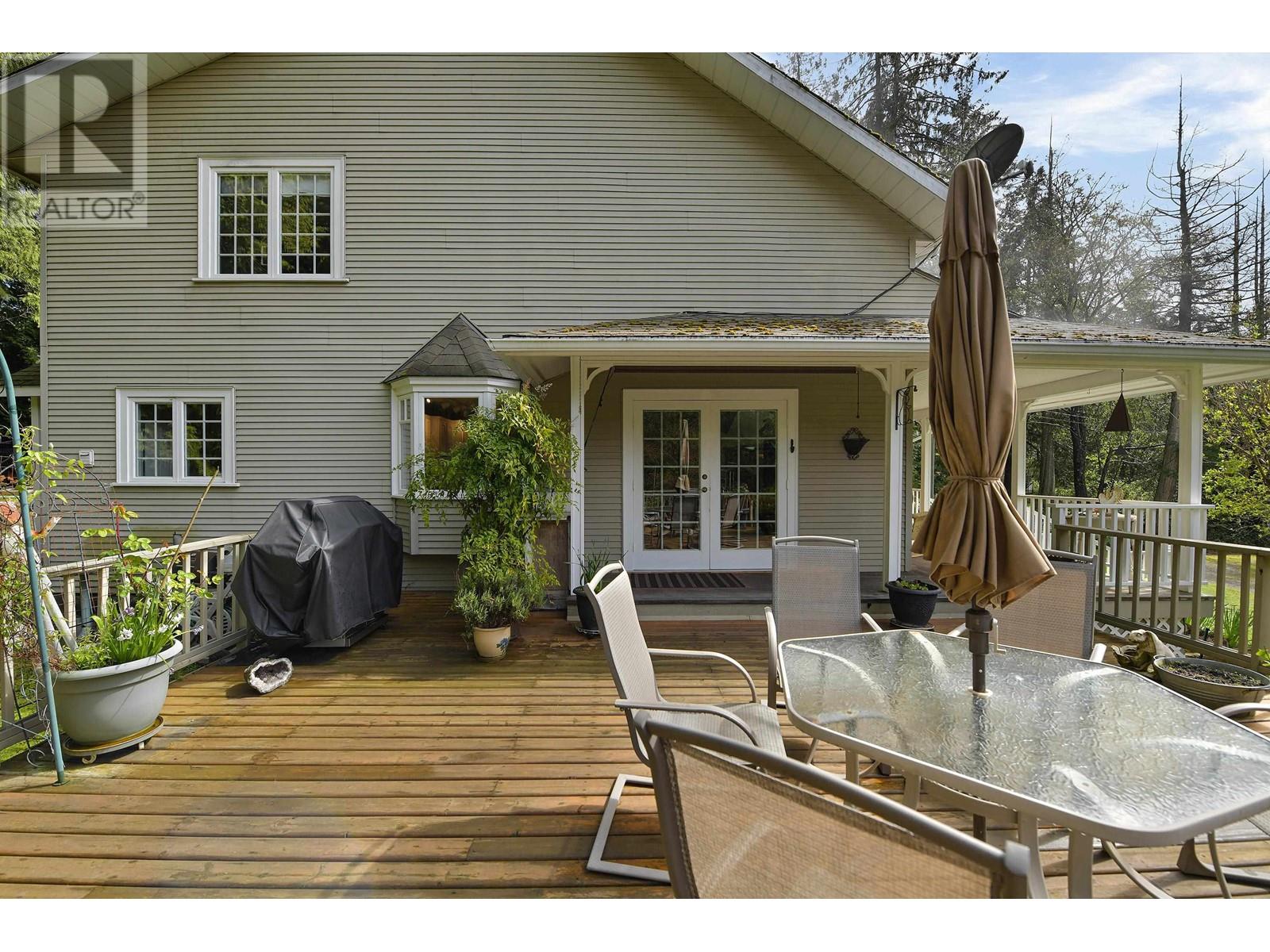 517 SANDY HOOK ROAD, Mayne Island
