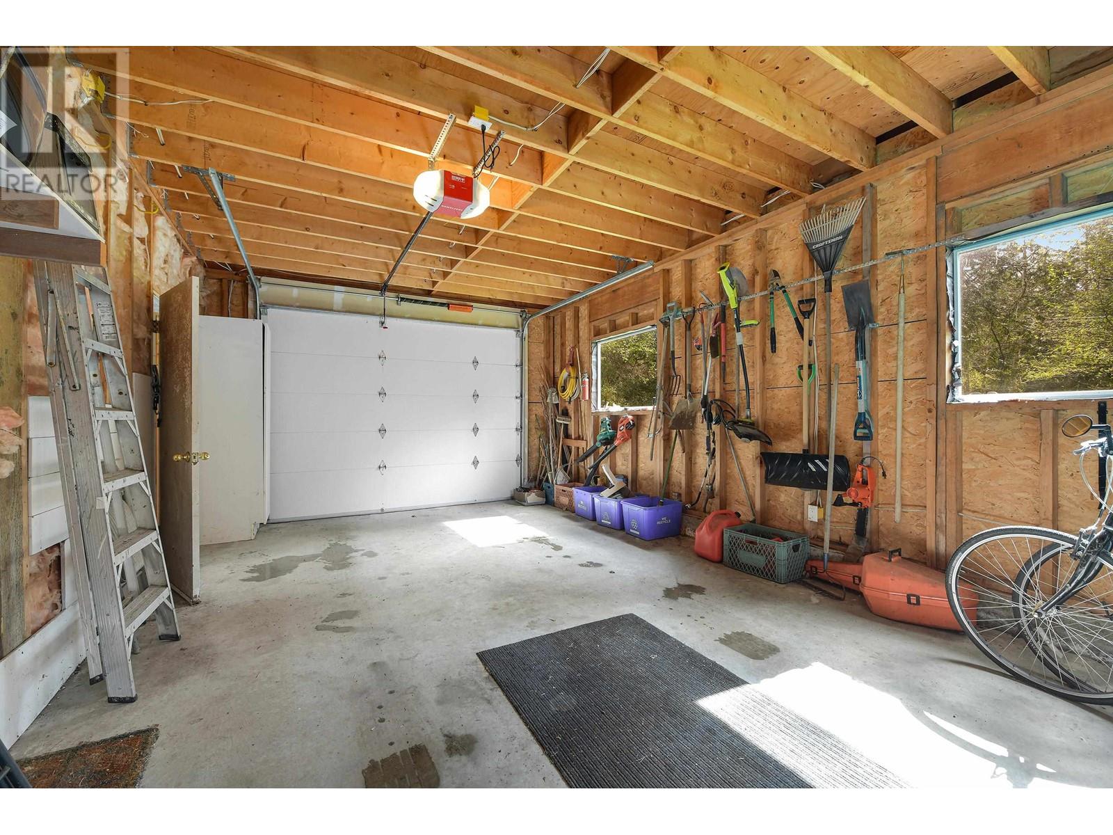 517 SANDY HOOK ROAD, Mayne Island