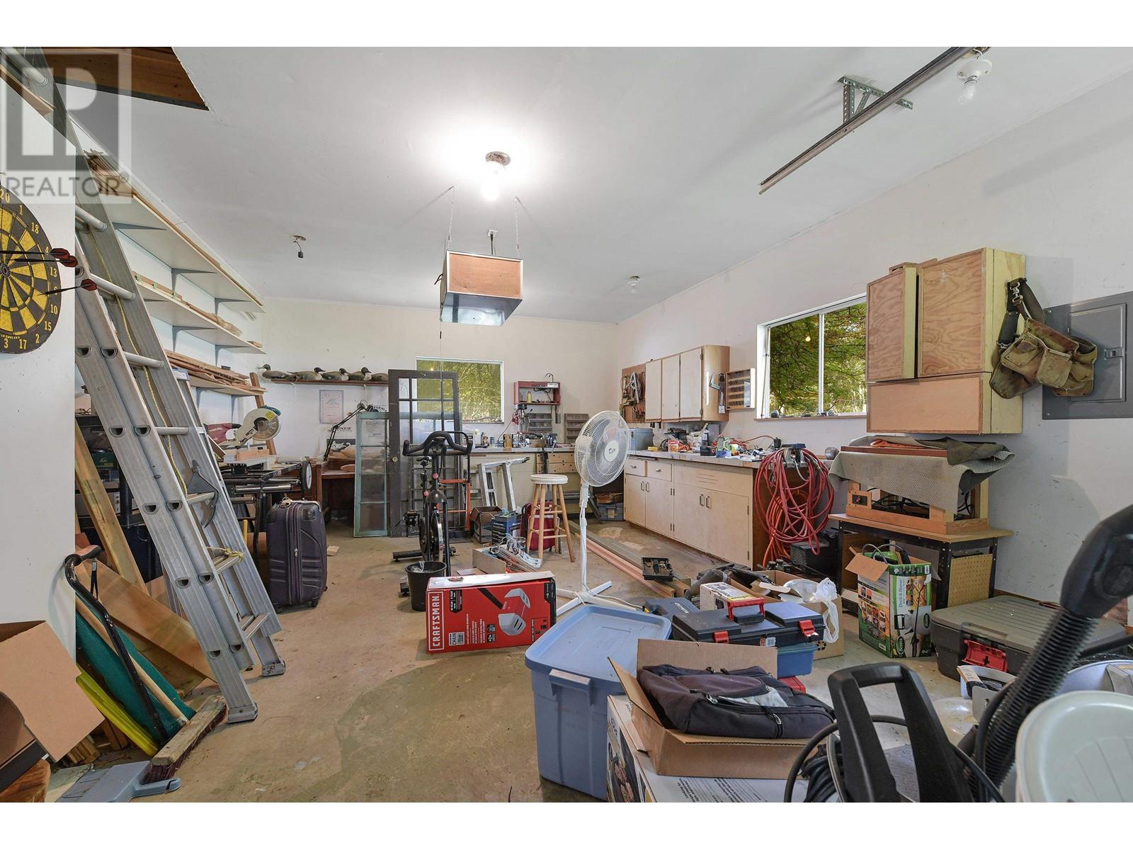 517 SANDY HOOK ROAD, Mayne Island