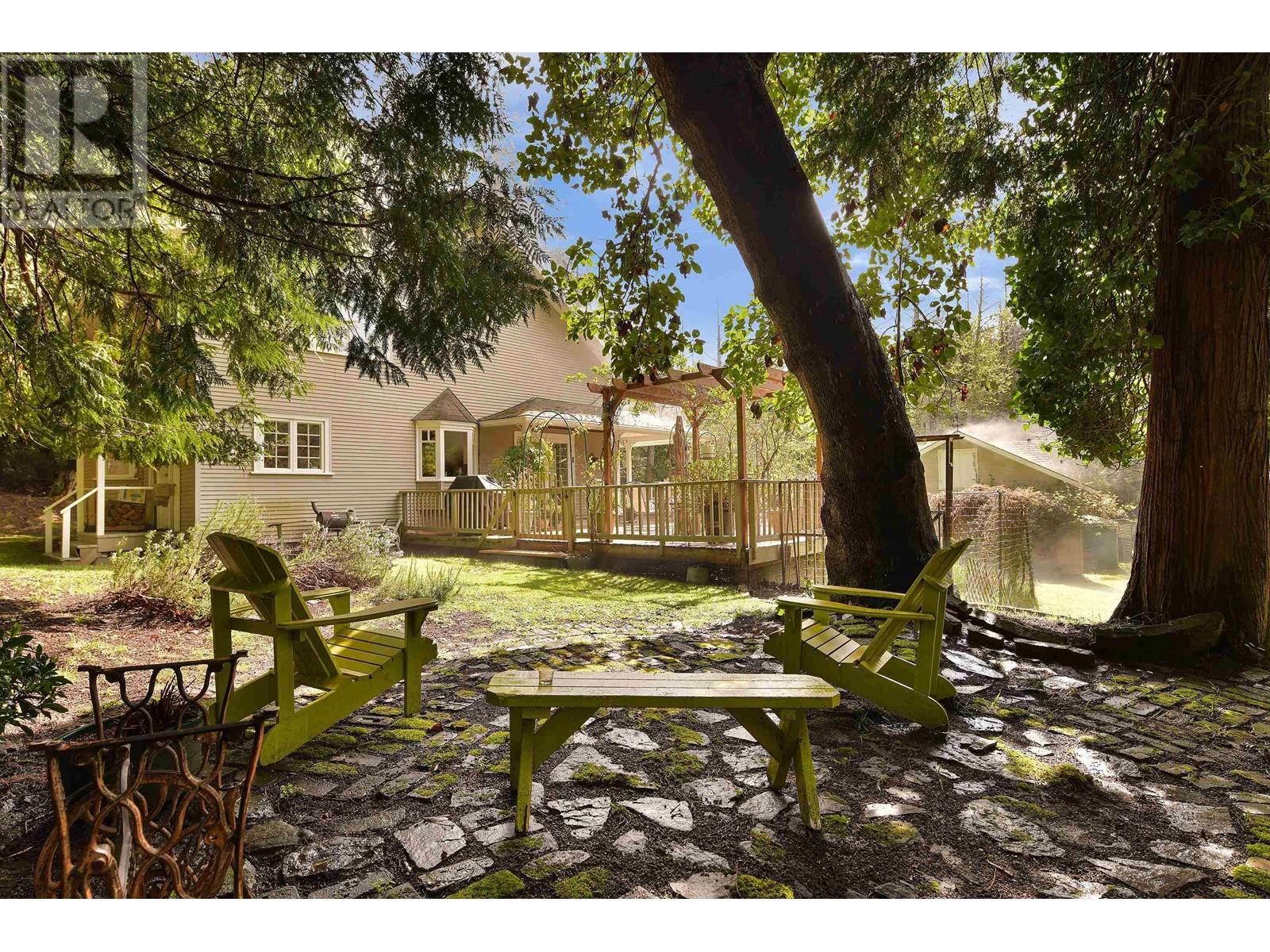 517 SANDY HOOK ROAD, Mayne Island