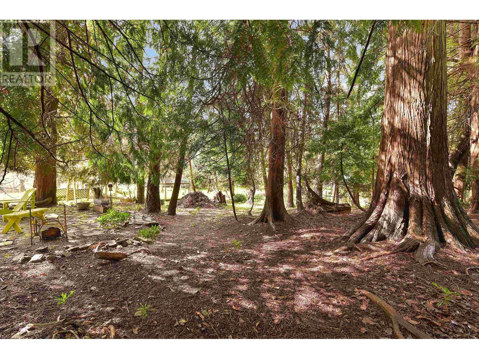 517 SANDY HOOK ROAD, Mayne Island