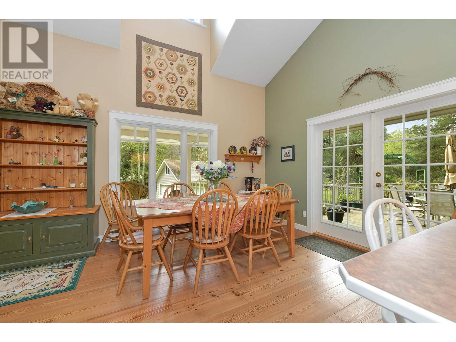 517 SANDY HOOK ROAD, Mayne Island