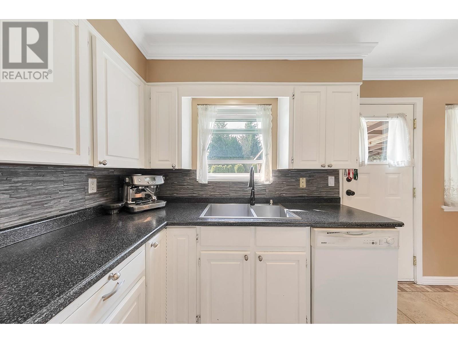 325 SEAVIEW DRIVE, Port Moody