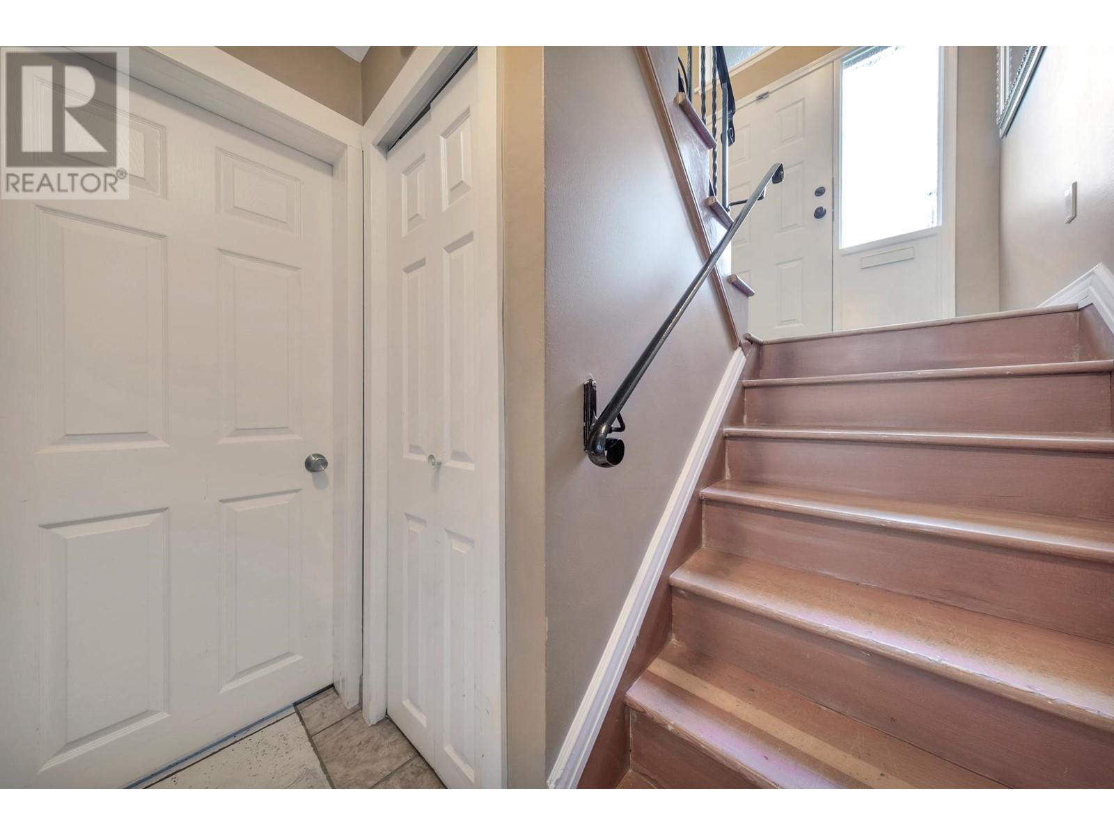 325 SEAVIEW DRIVE, Port Moody