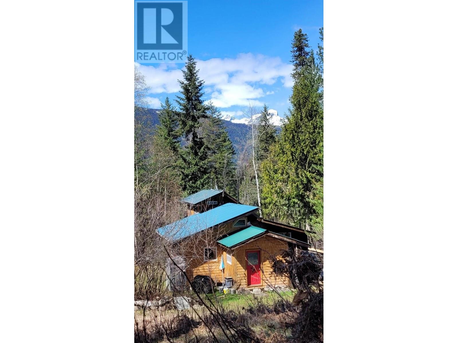 Photo 7 of 7152 Graham Road, Winlaw BC