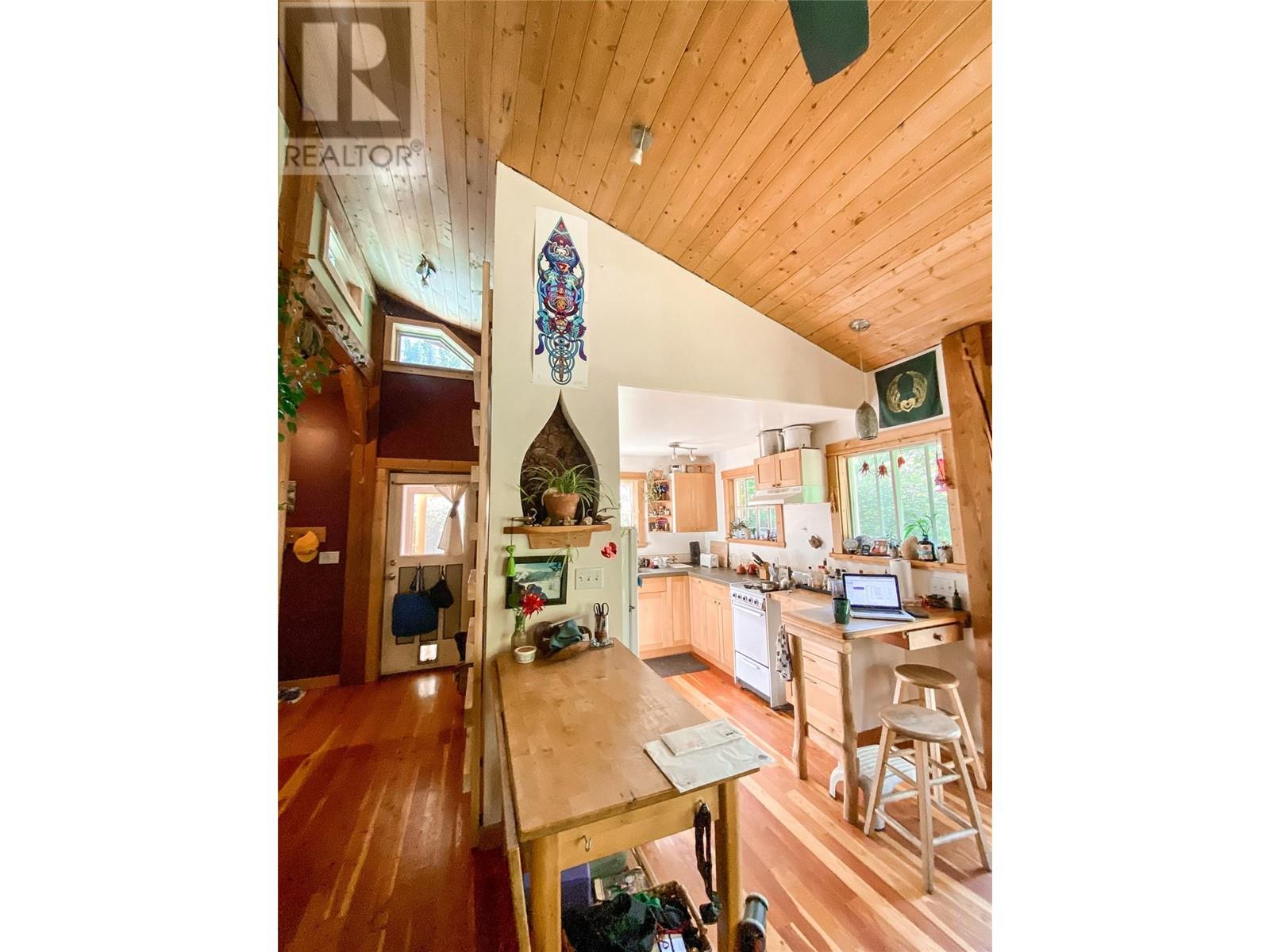 Photo 9 of 7152 Graham Road, Winlaw BC