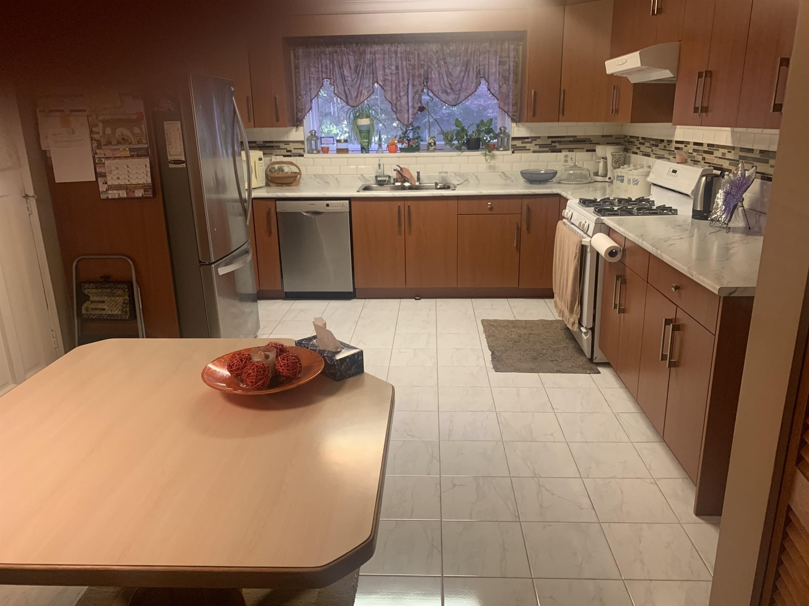 Photo 4 of 6863 204th Street, Langley BC