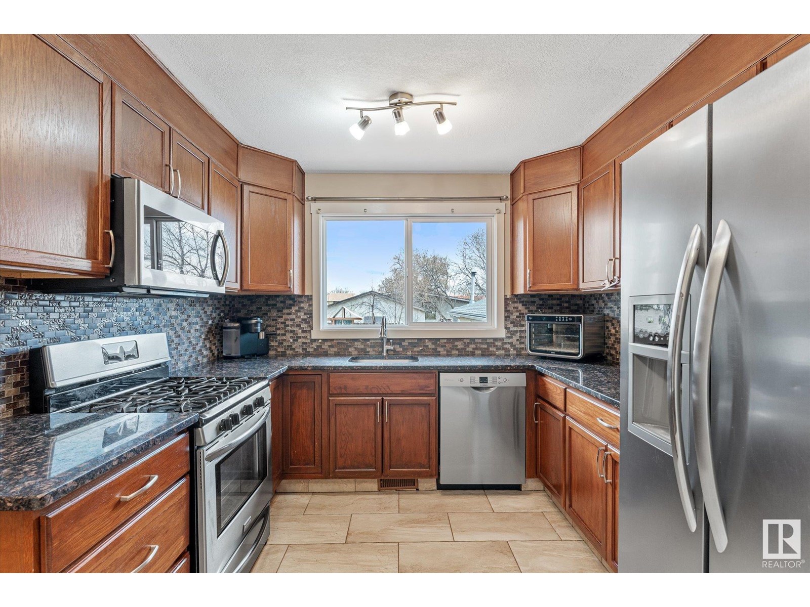 17211 107 ST NW, Edmonton